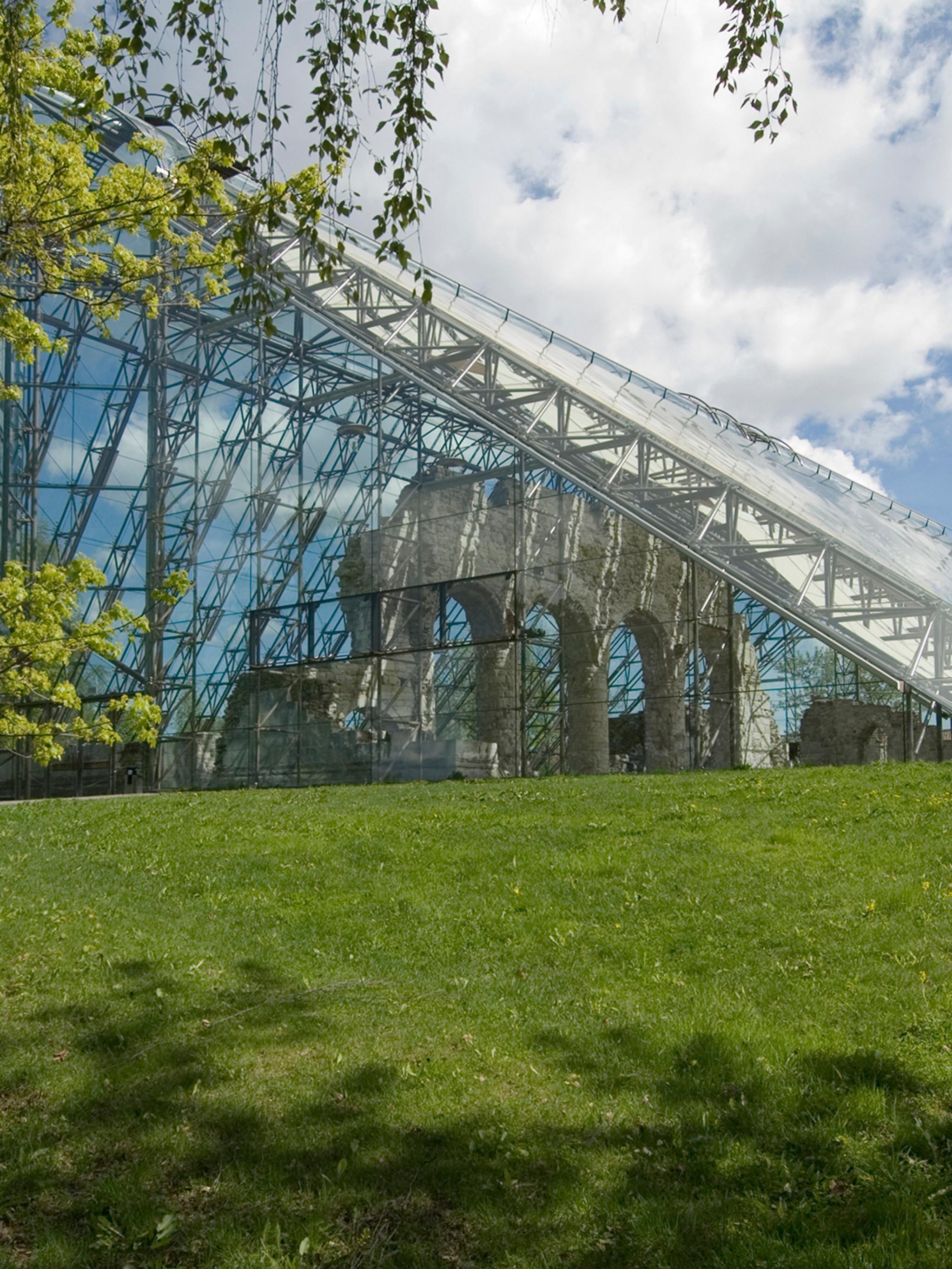 Hamardomen på Domkirkeodden i Hamar på Østlandet