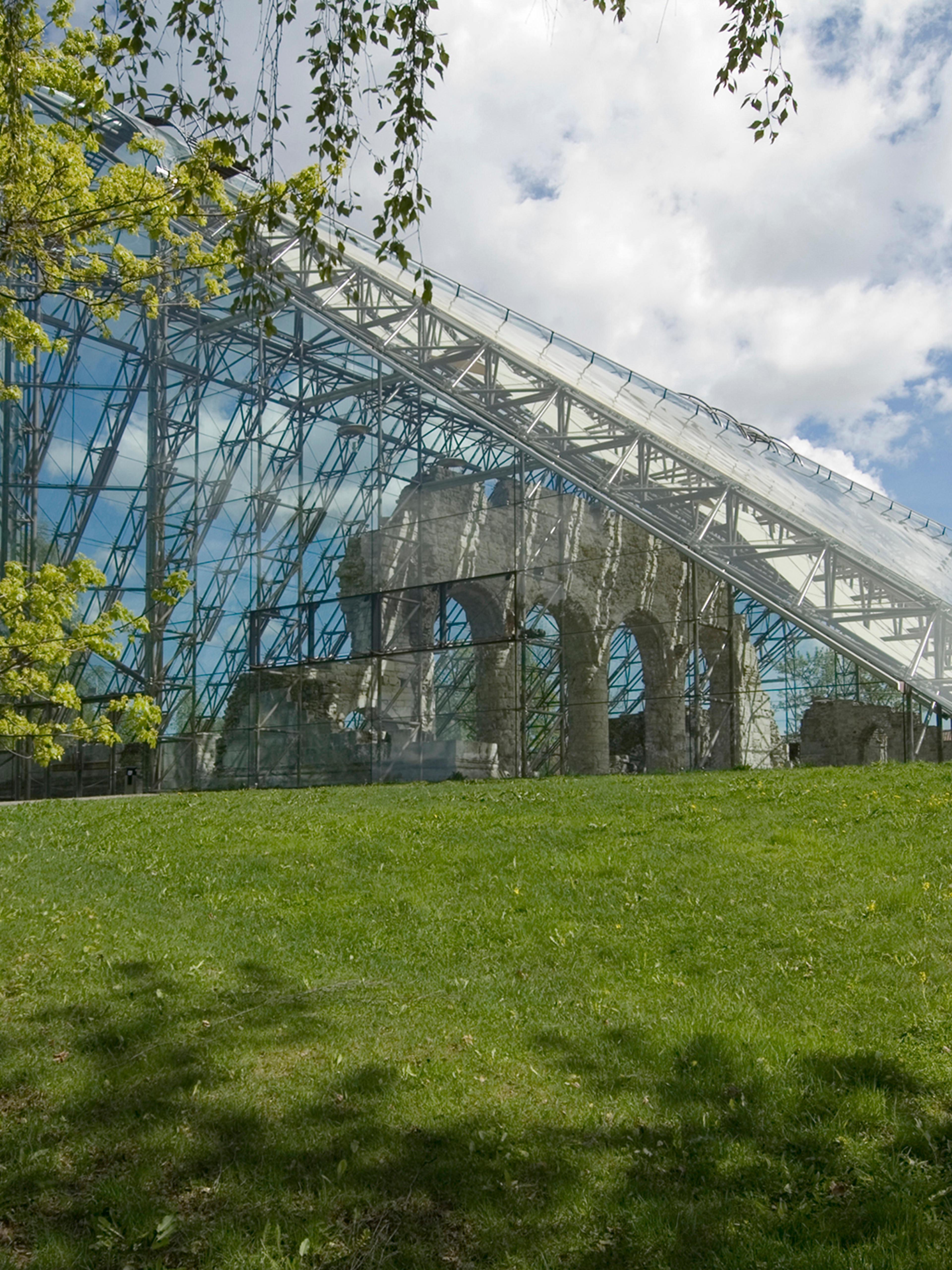 Hamardomen på Domkirkeodden i Hamar på Østlandet