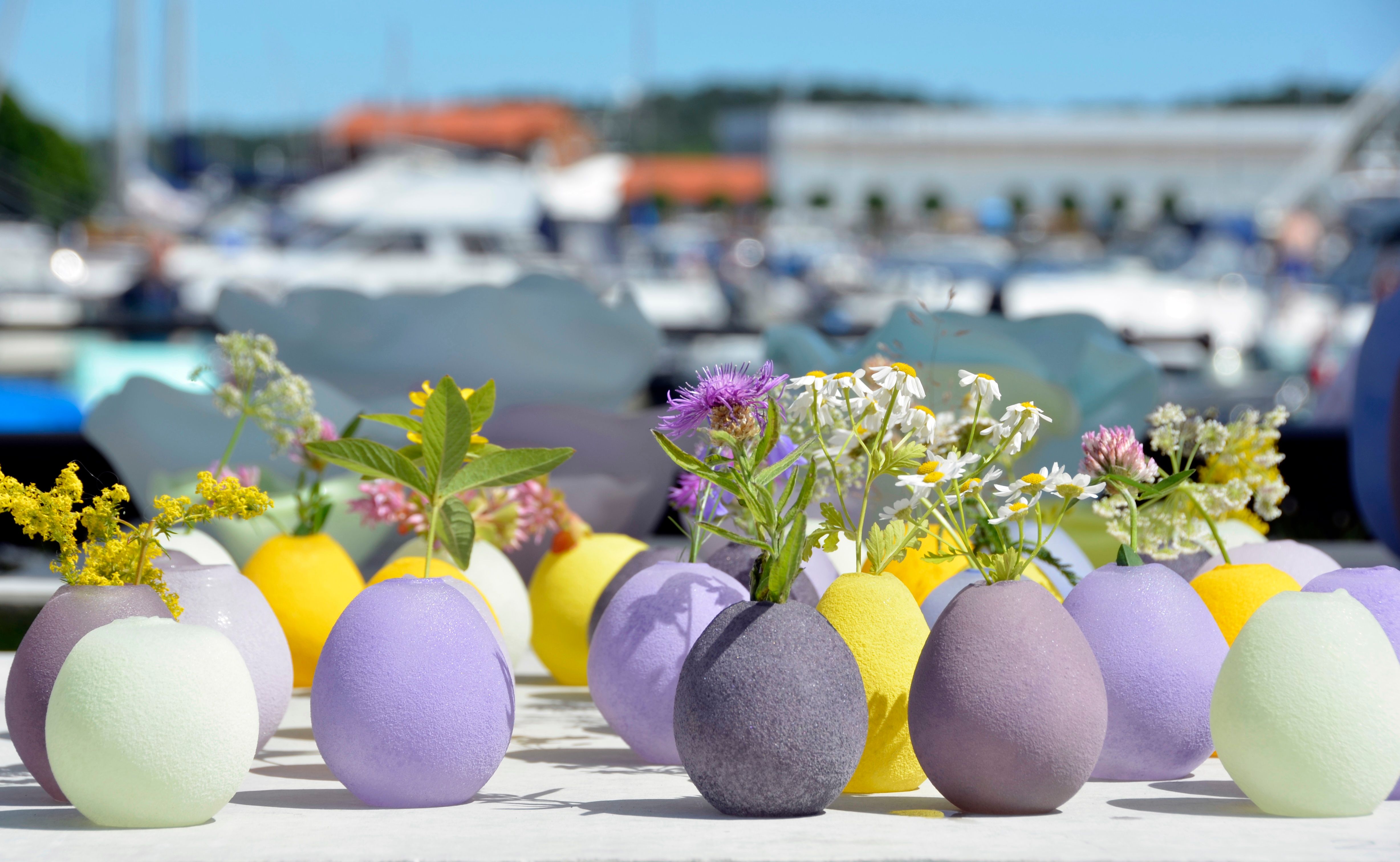 Flower pots at Galleri Villvin in Risør, Southern Norway.