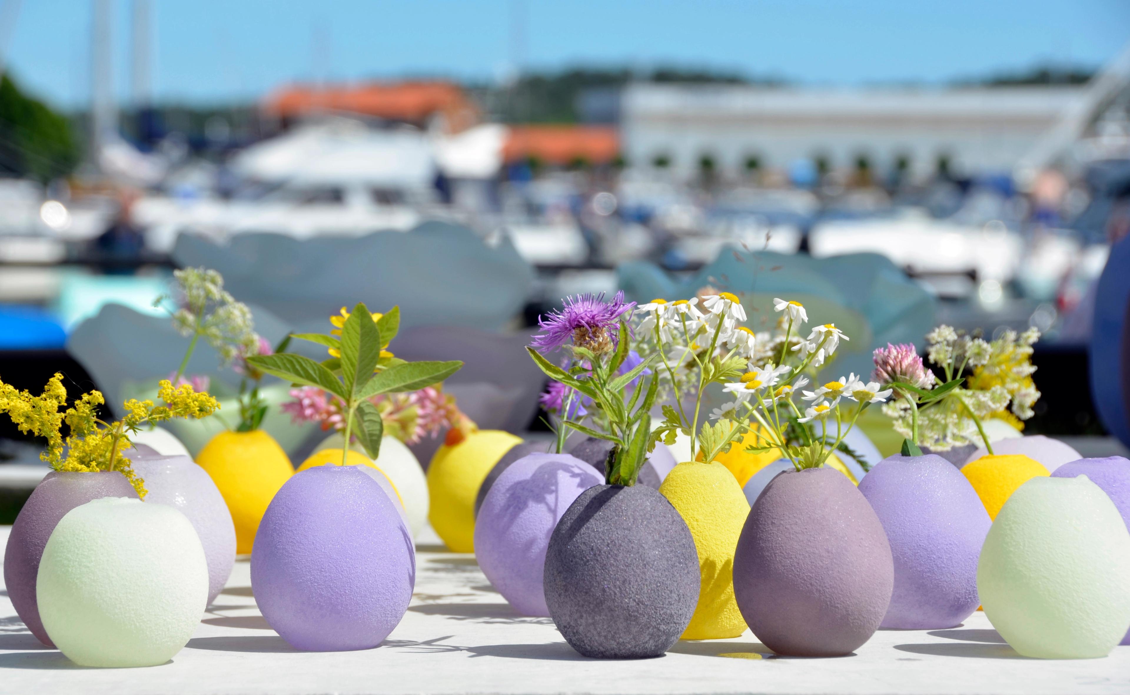 Flower pots at Galleri Villvin in Risør, Southern Norway.