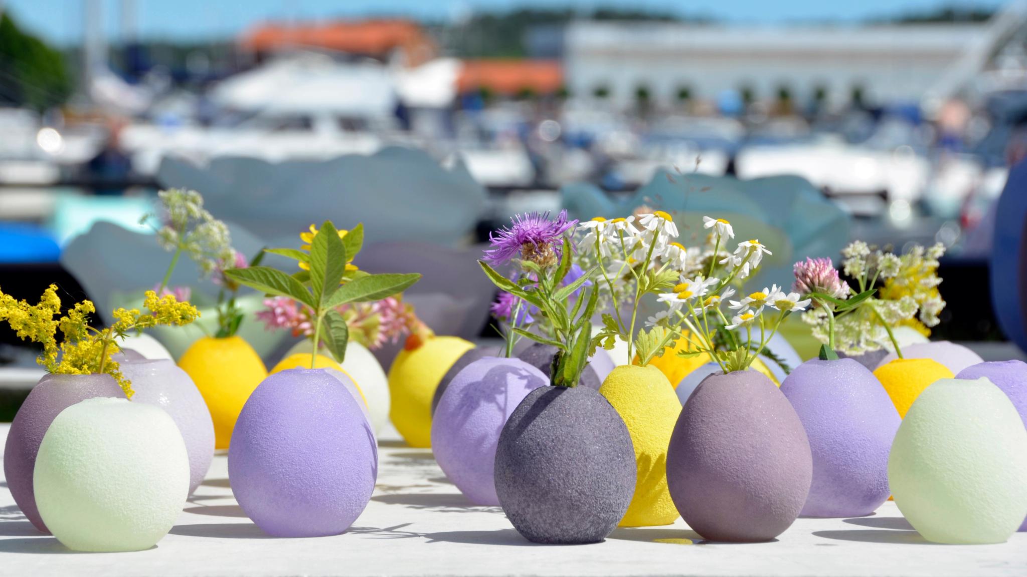 Flower pots at Galleri Villvin in Risør, Southern Norway.