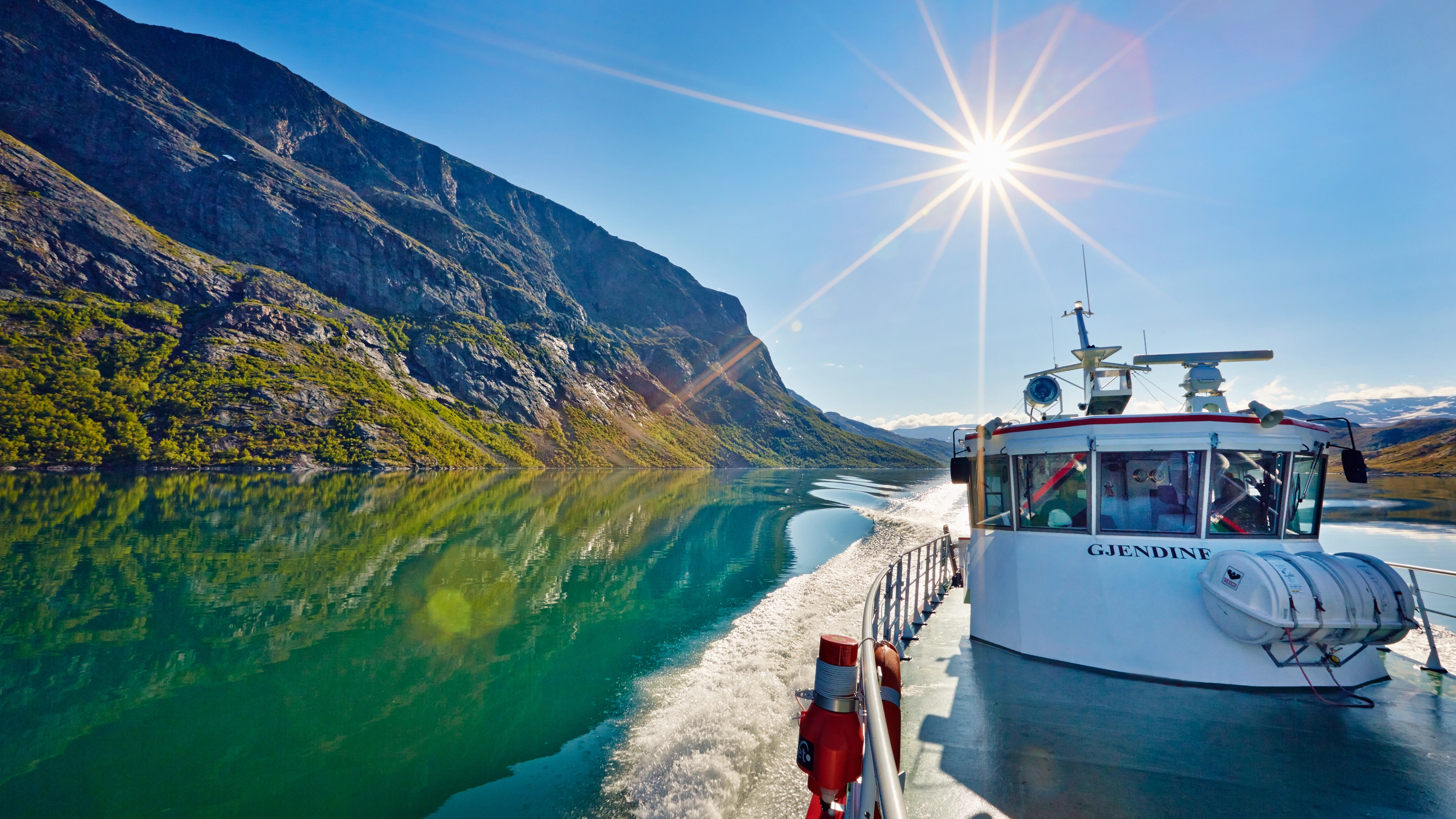 "Gjendebåtene" ferjer i Vågå