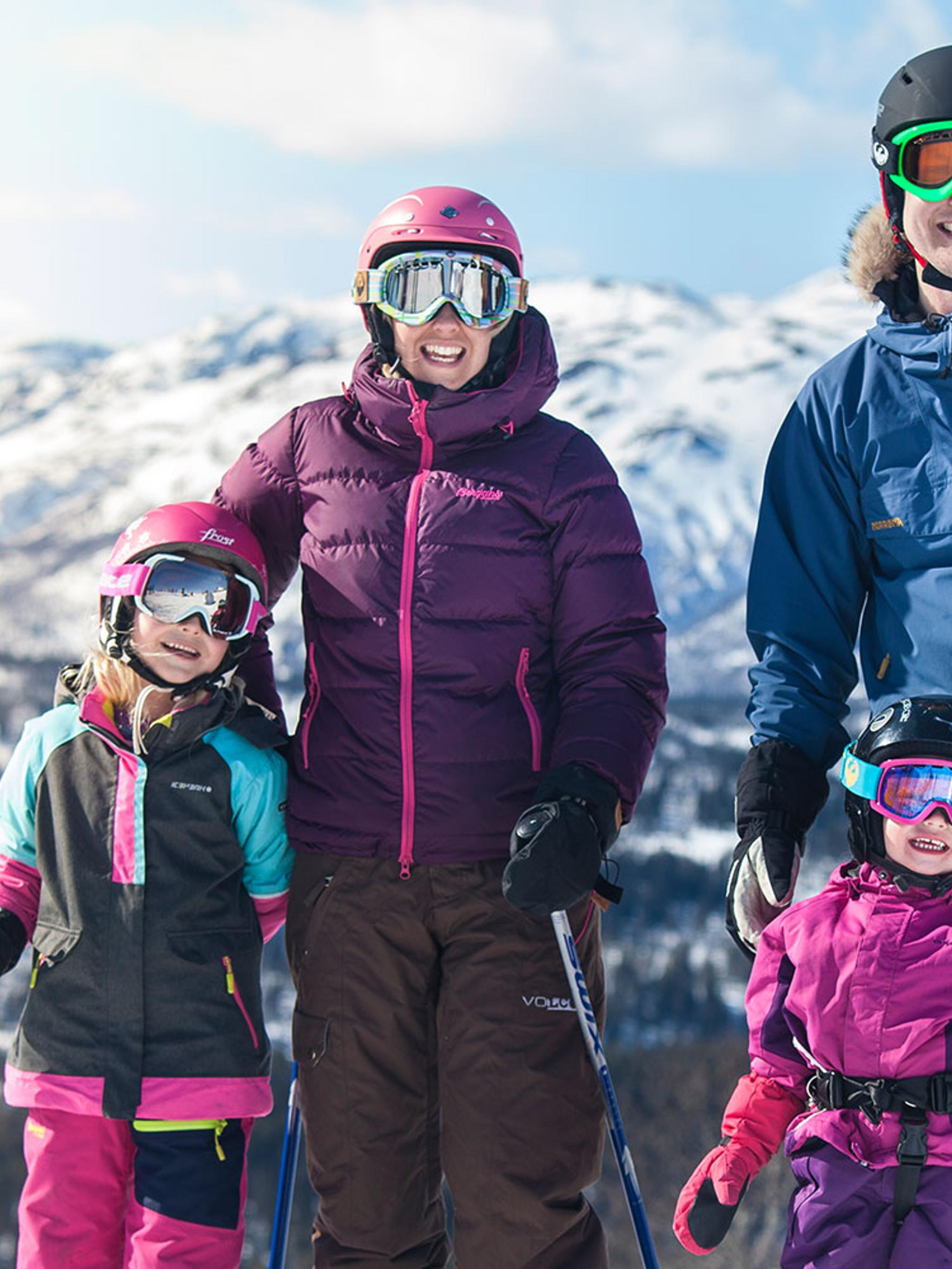 Family skiing in Rauland