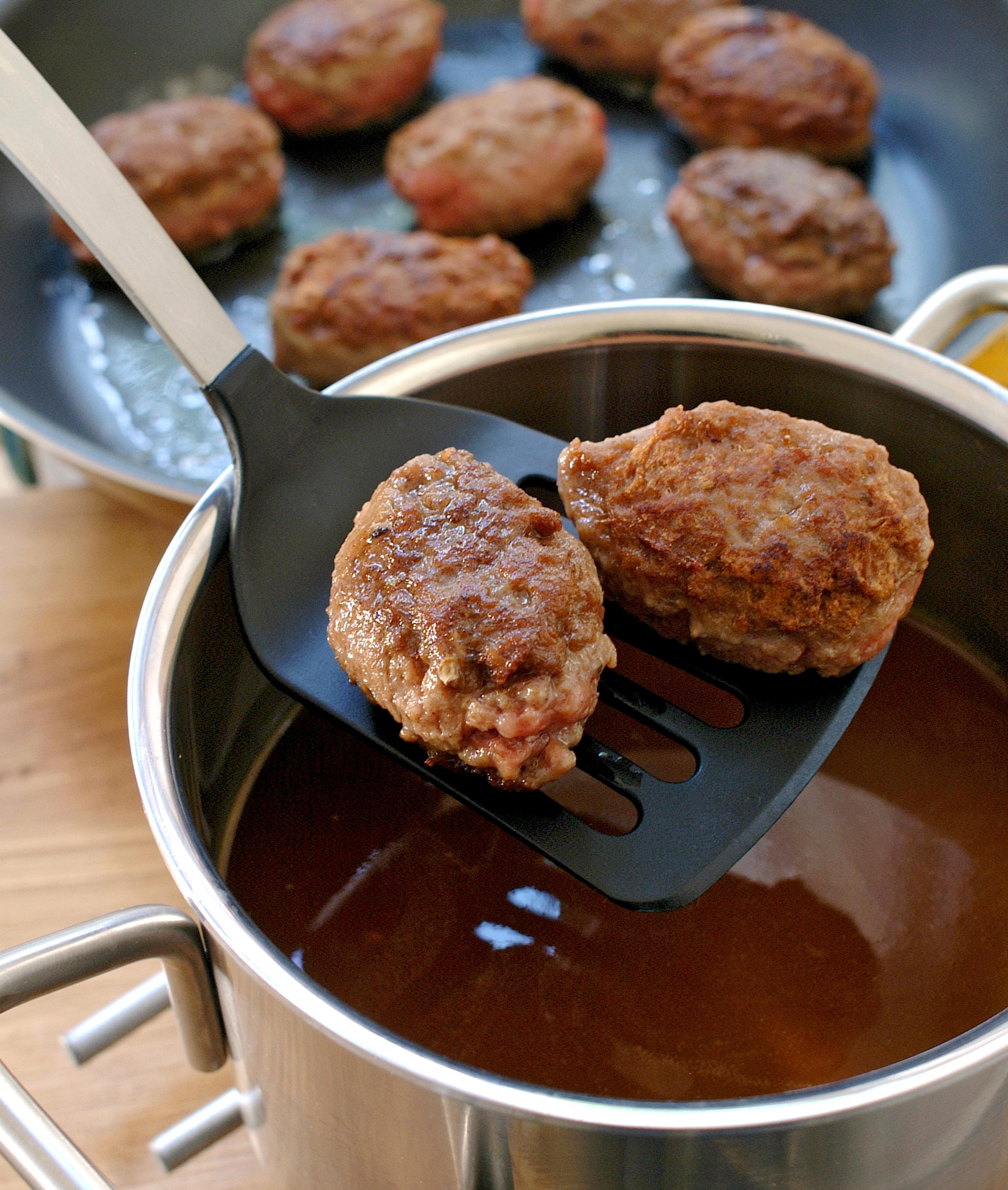 Kjøttkaker, meat cakes, in brown gravy