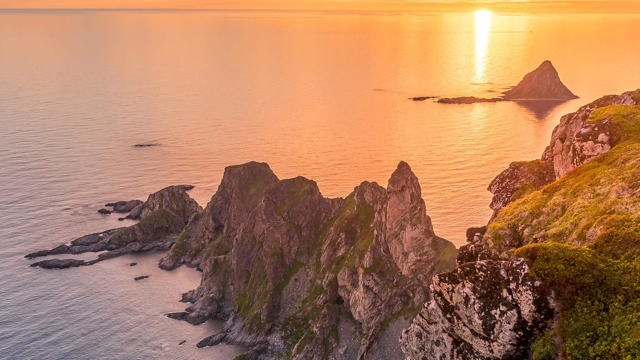 Midnight sun from Måtind mountain in Andøya, Vesterålen