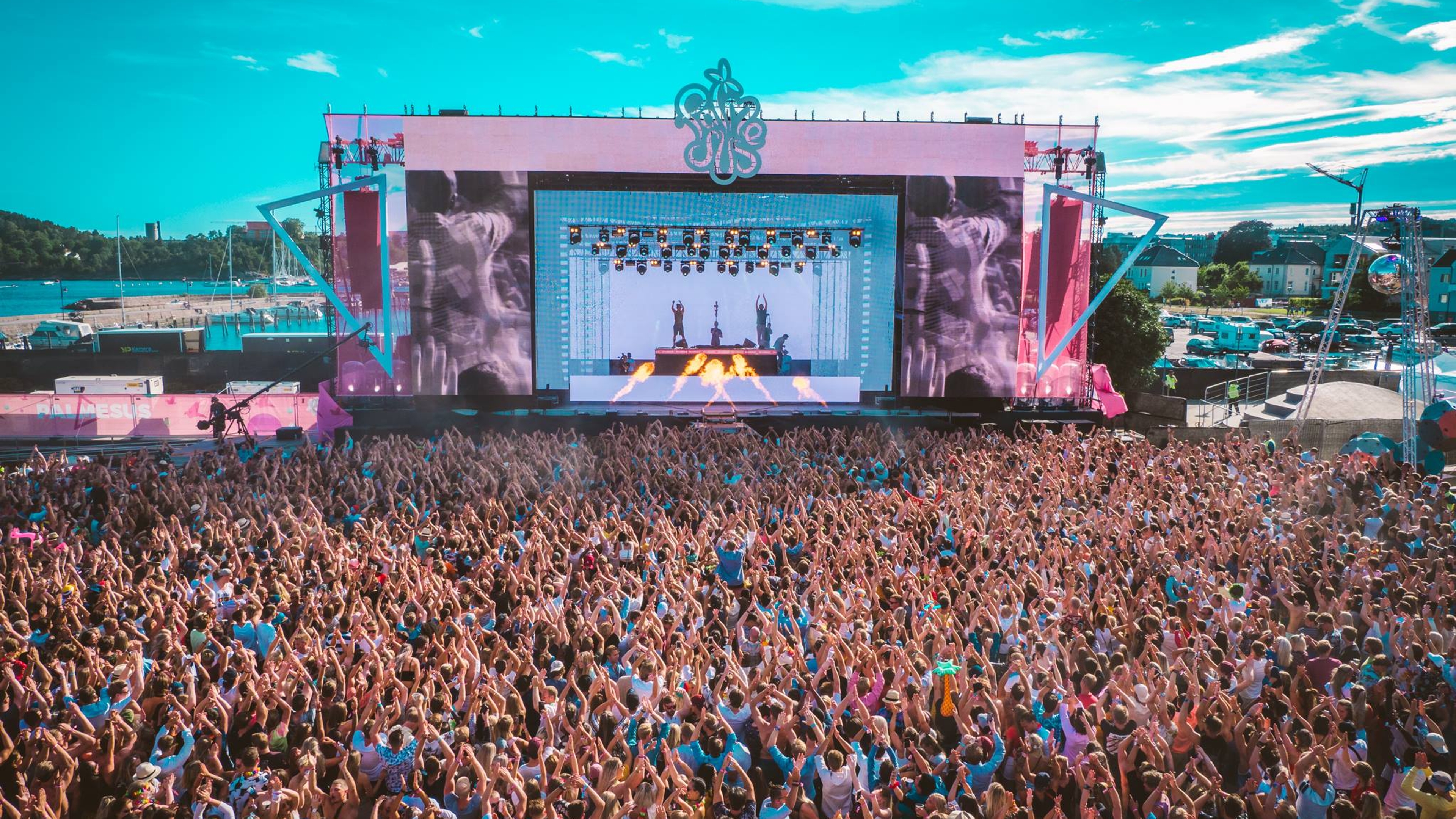 Scene and cheering crowd during Palmesus music festival in Kristiansand