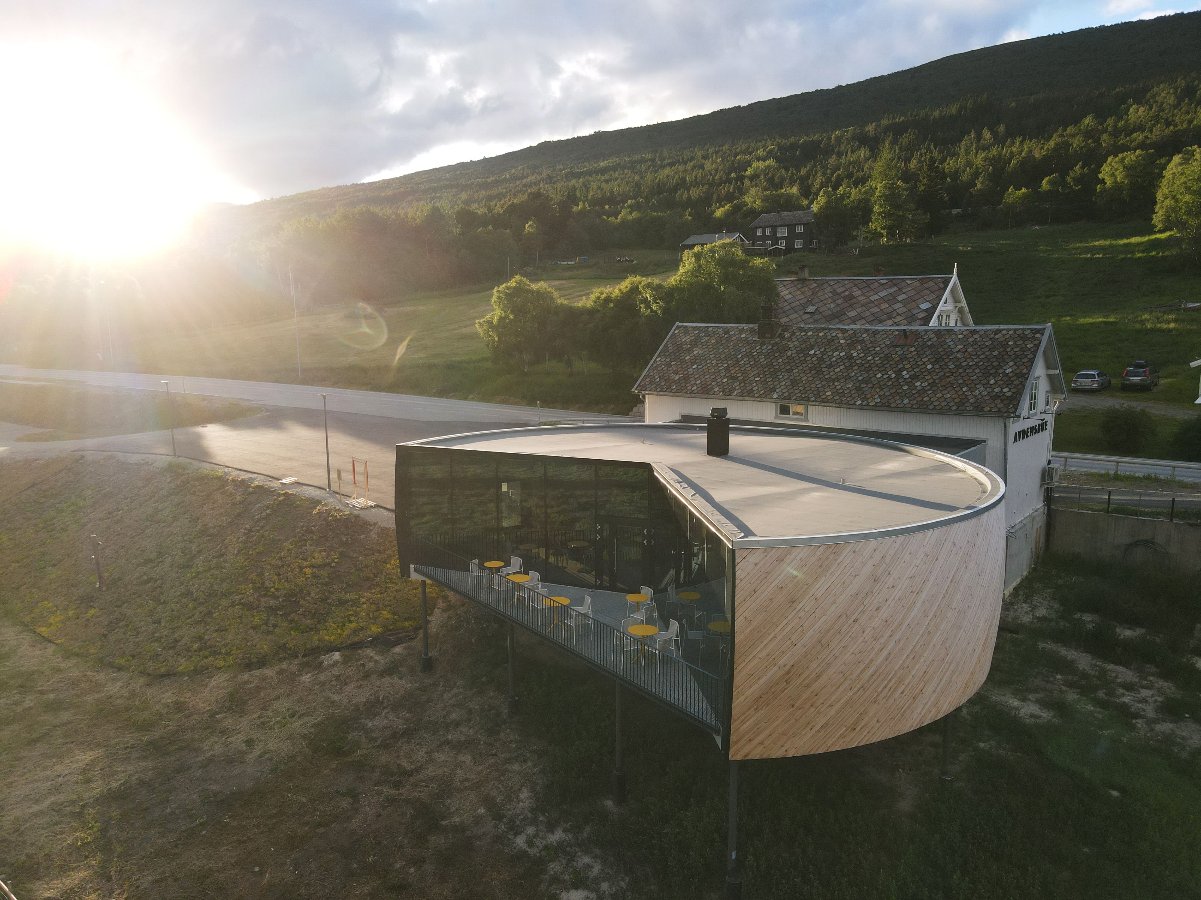 A photo of the cheese shaped building at Avdemsbue in Lesja in Eastern Norway