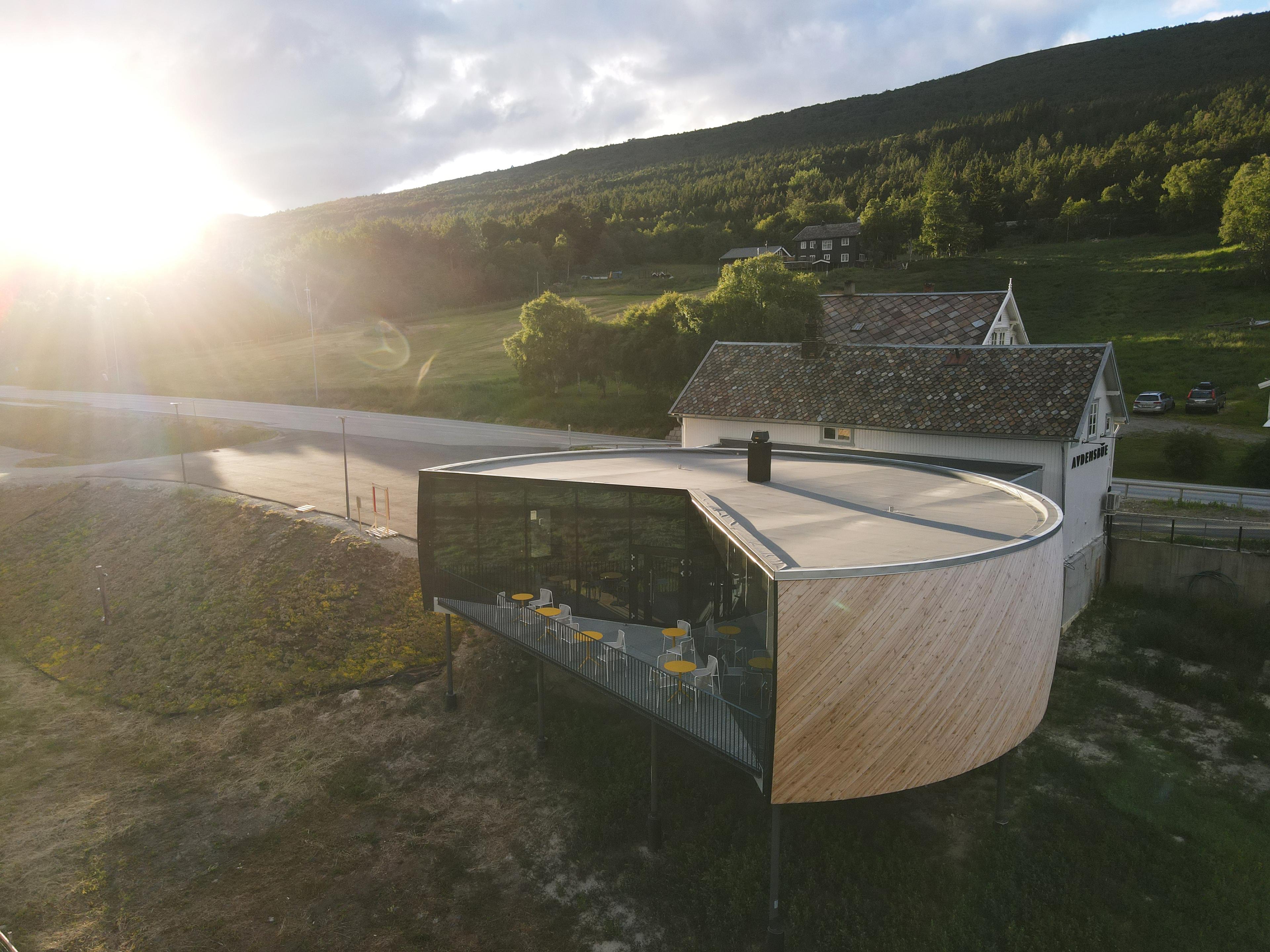 A photo of the cheese shaped building at Avdemsbue in Lesja in Eastern Norway