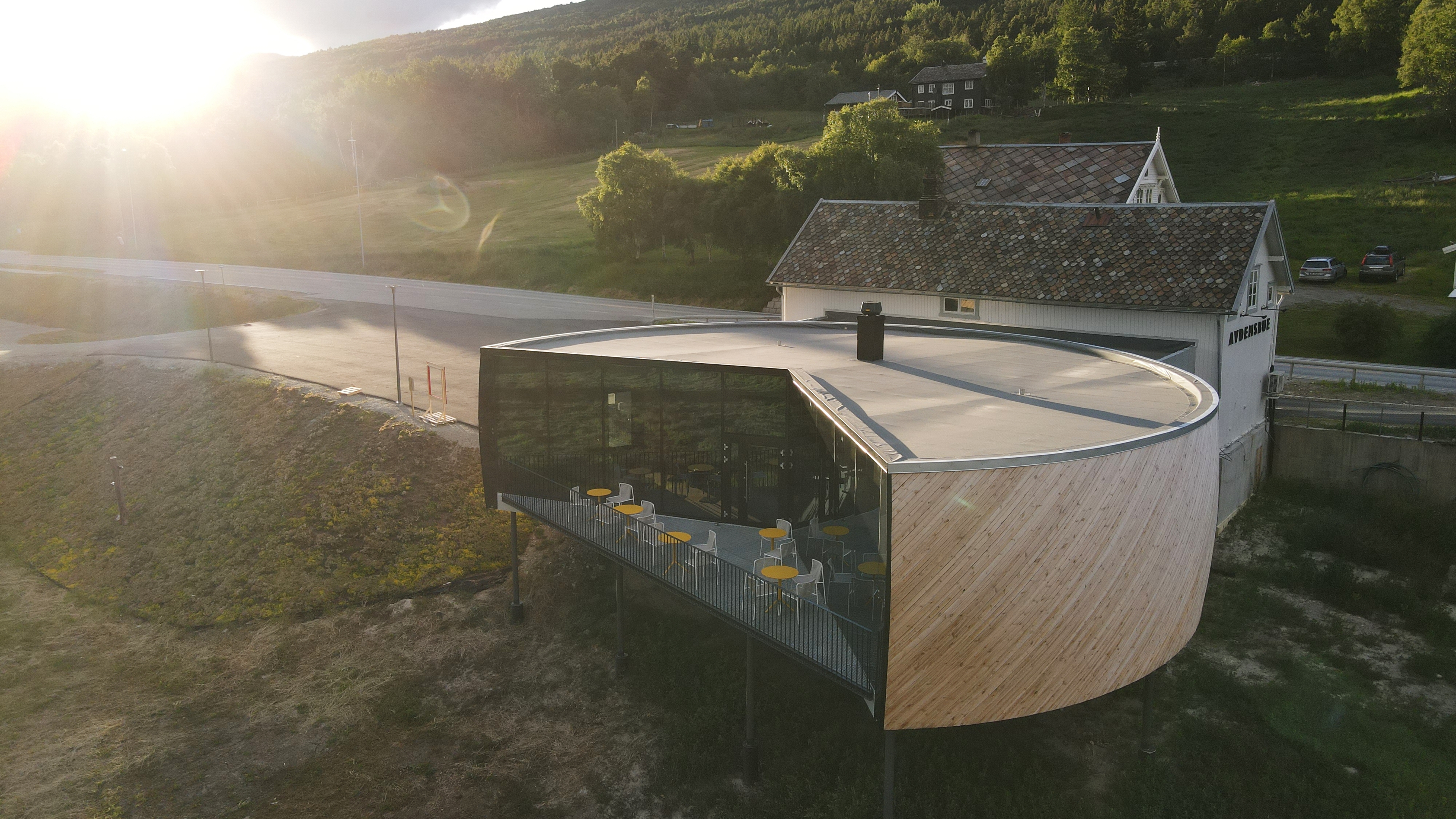 A photo of the cheese shaped building at Avdemsbue in Lesja in Eastern Norway