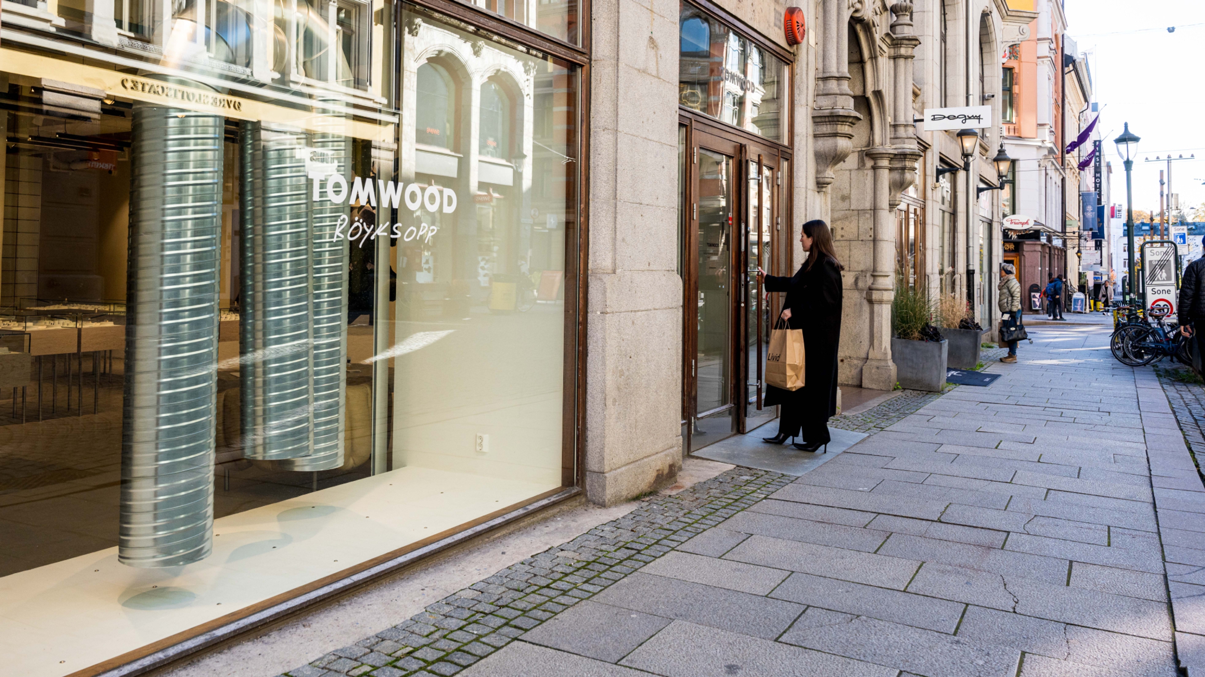 Ida Elise Eide Einarsdottir shopping in the center of Oslo