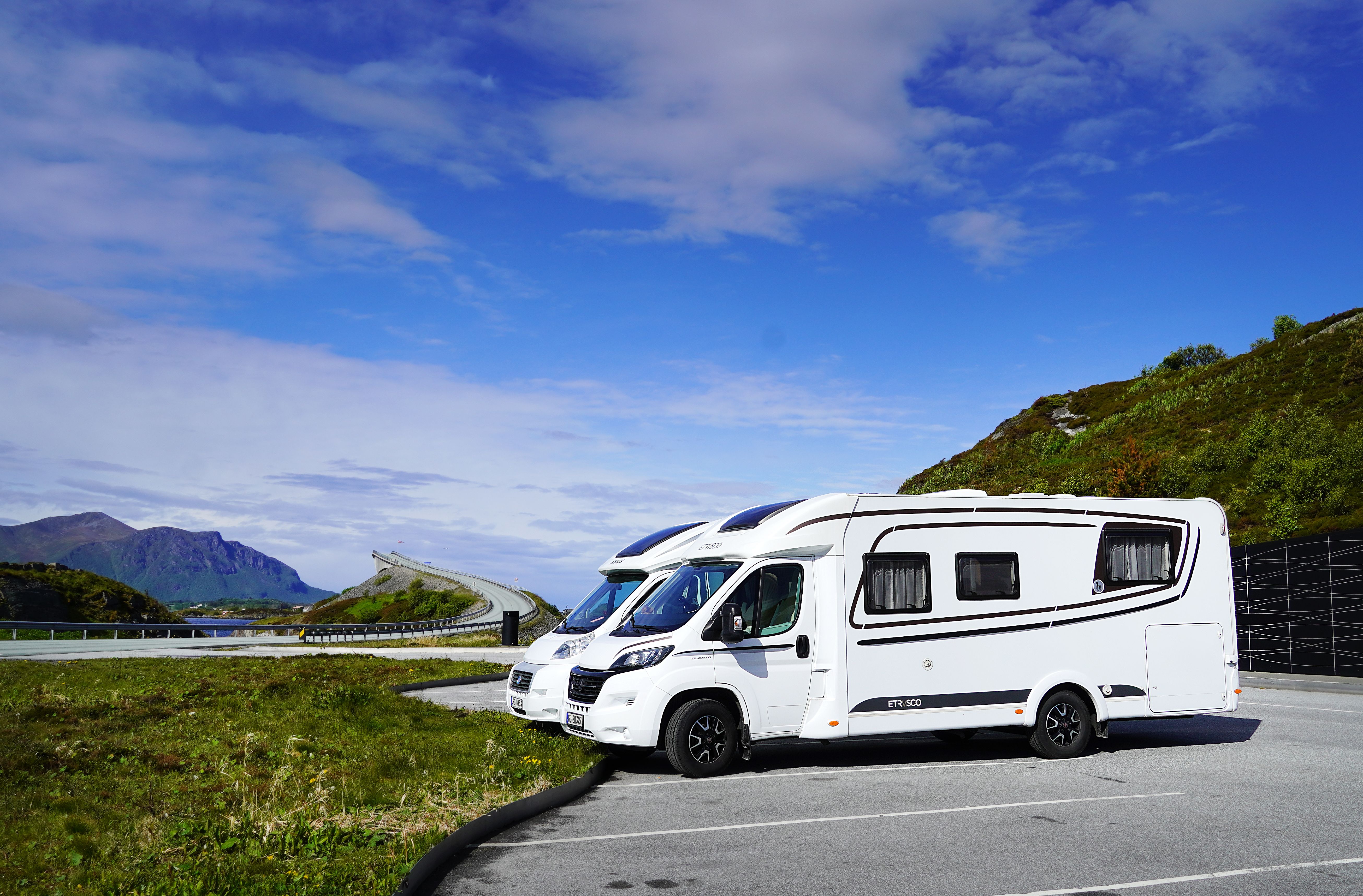 Motorhomes at the Atlantic road.