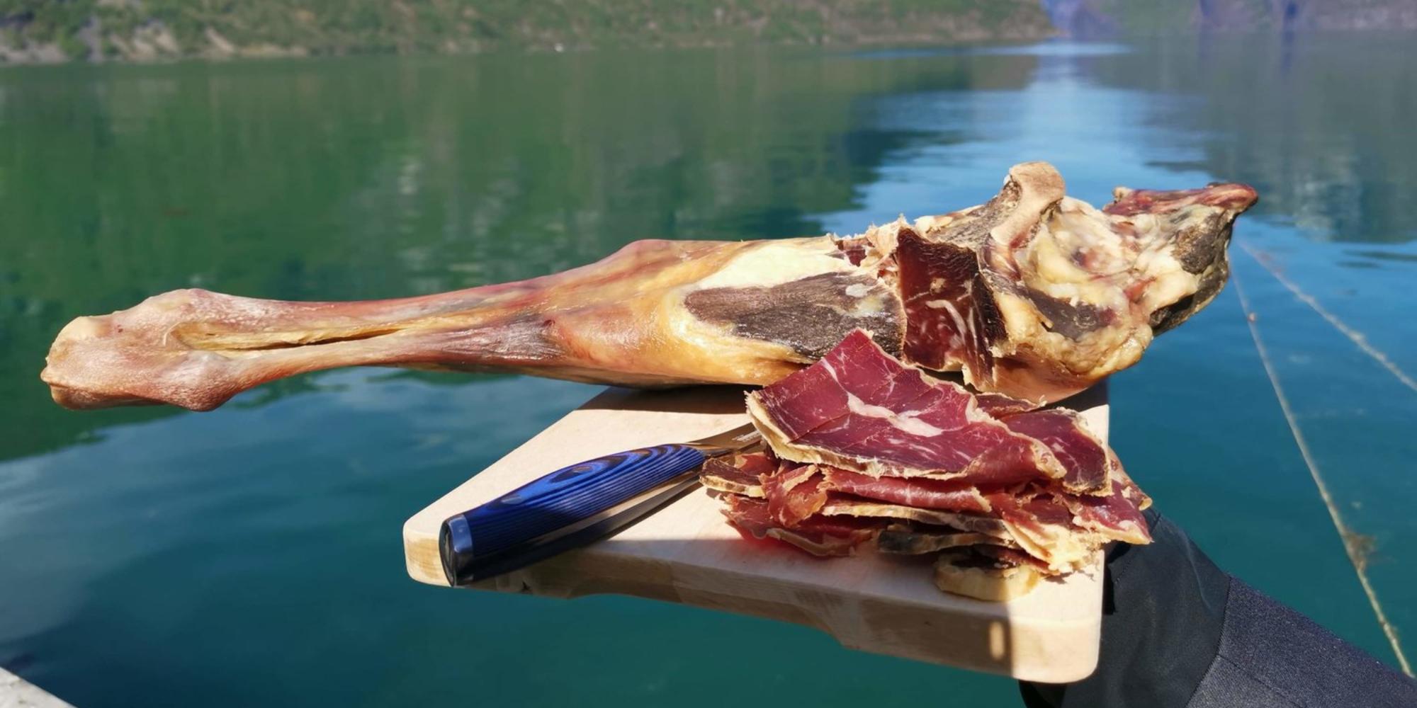 A fenalår by the fjord