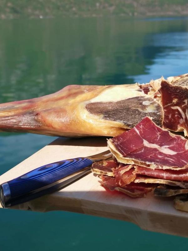 A fenalår by the fjord