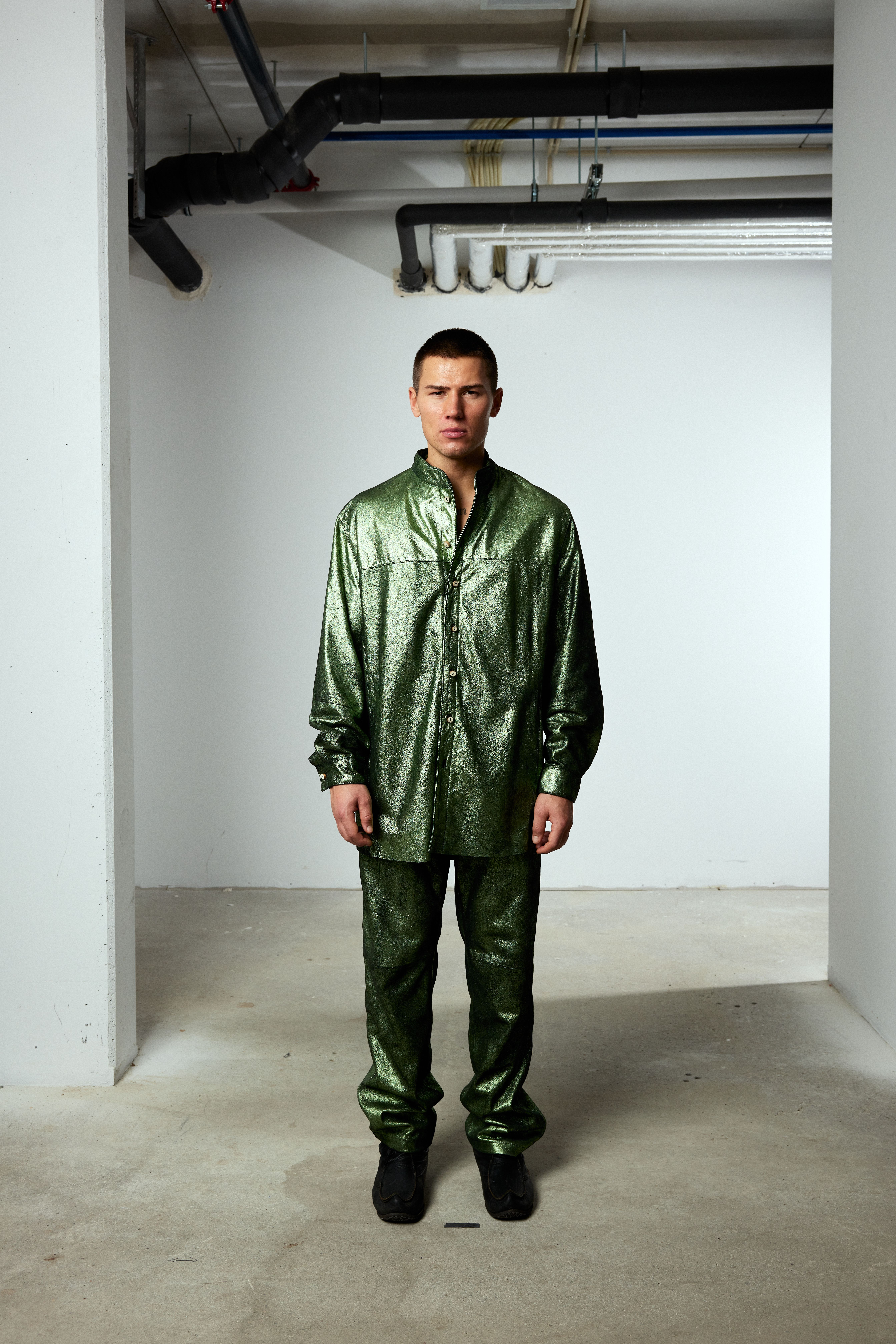 Shiny green reindeer leather set from the brand Gobmi.