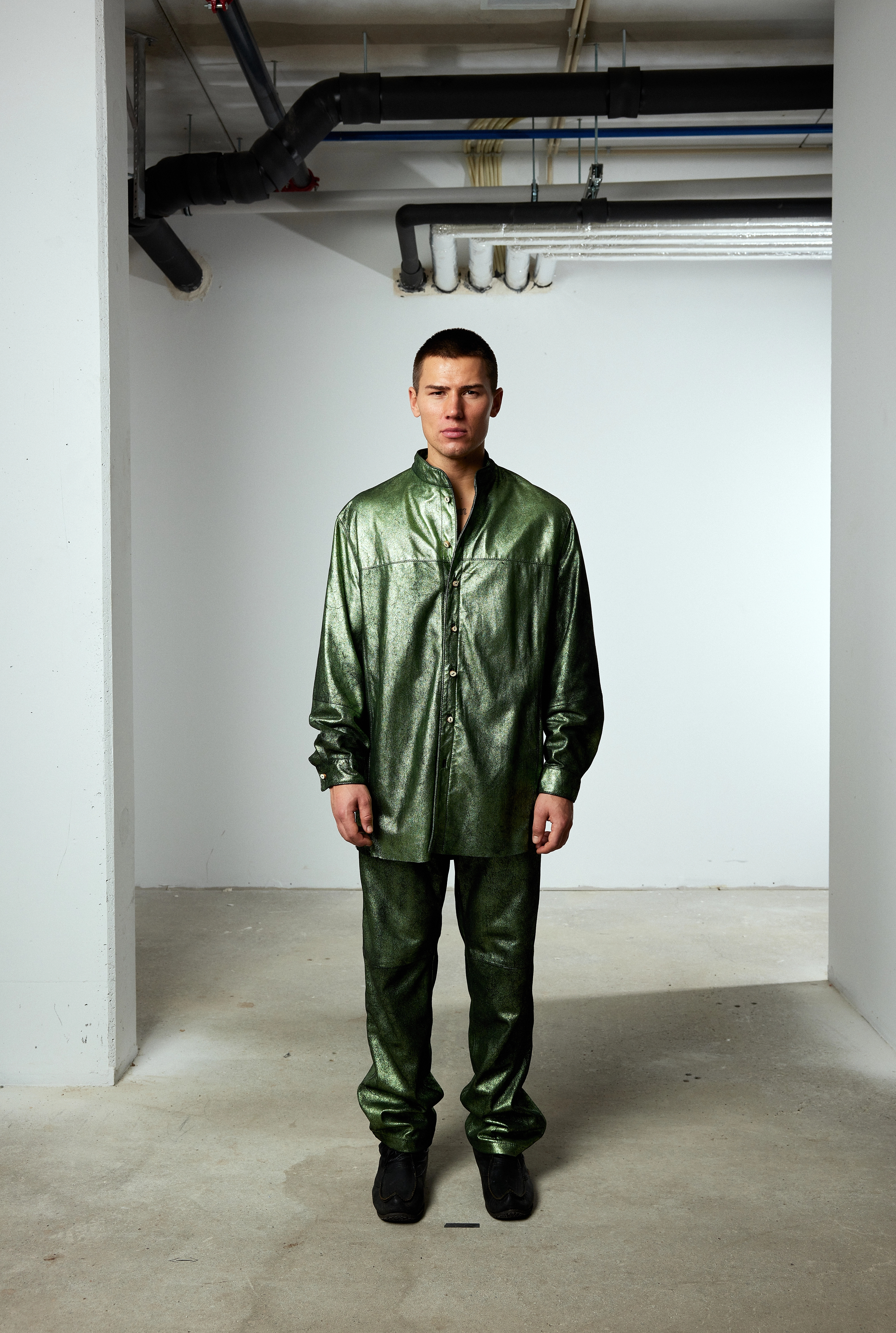 Shiny green reindeer leather set from the brand Gobmi.