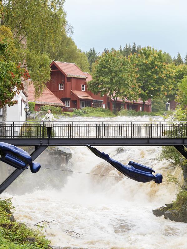 Idylliskt vattenfall på Bærums Verk