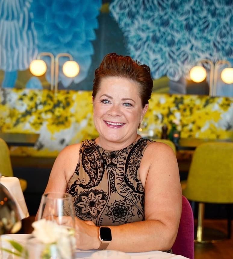 Yvonne Haagensen at a restaurant