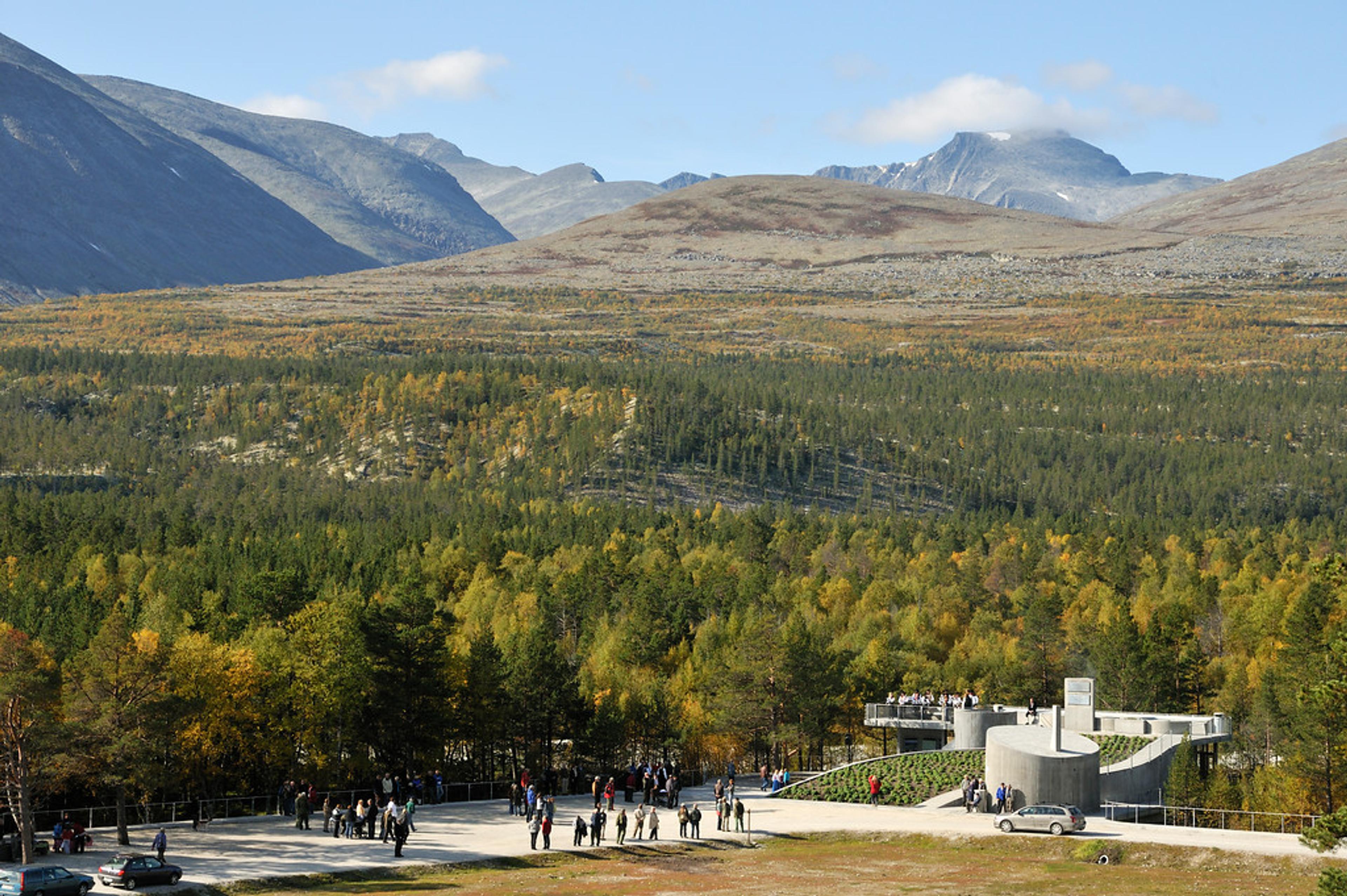 People enjoying the views from the Strømbu rest area