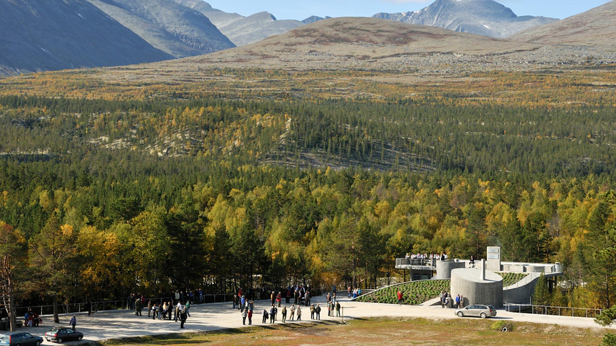 People enjoying the views from the Strømbu rest area
