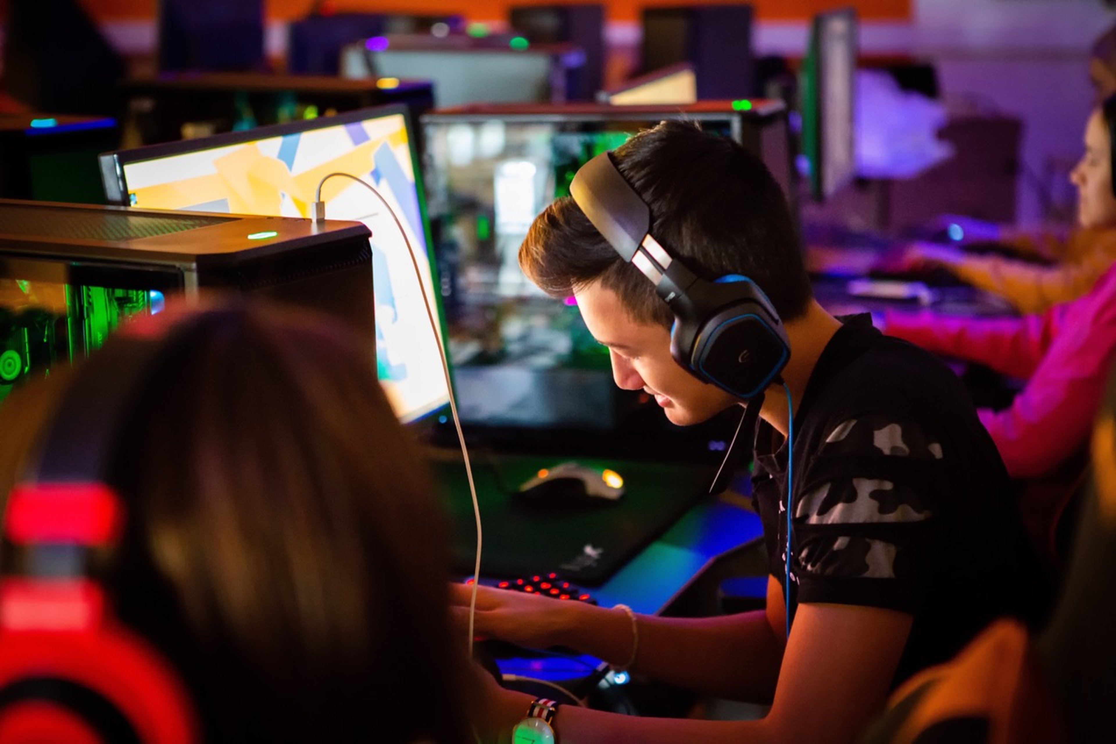 A boy sitting on his computer at the Esport school, Akademiet