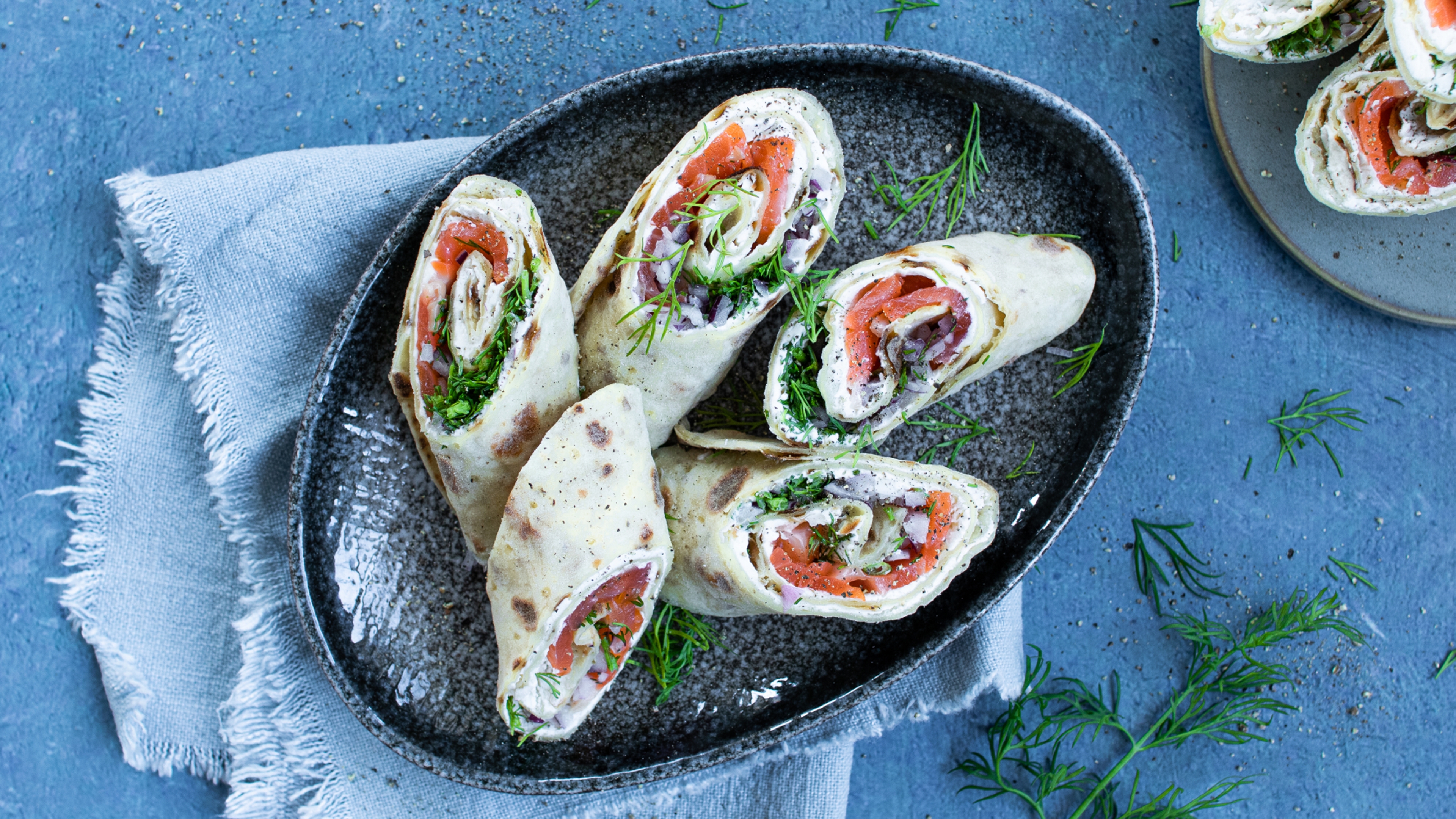 Lefserull med røkelaks