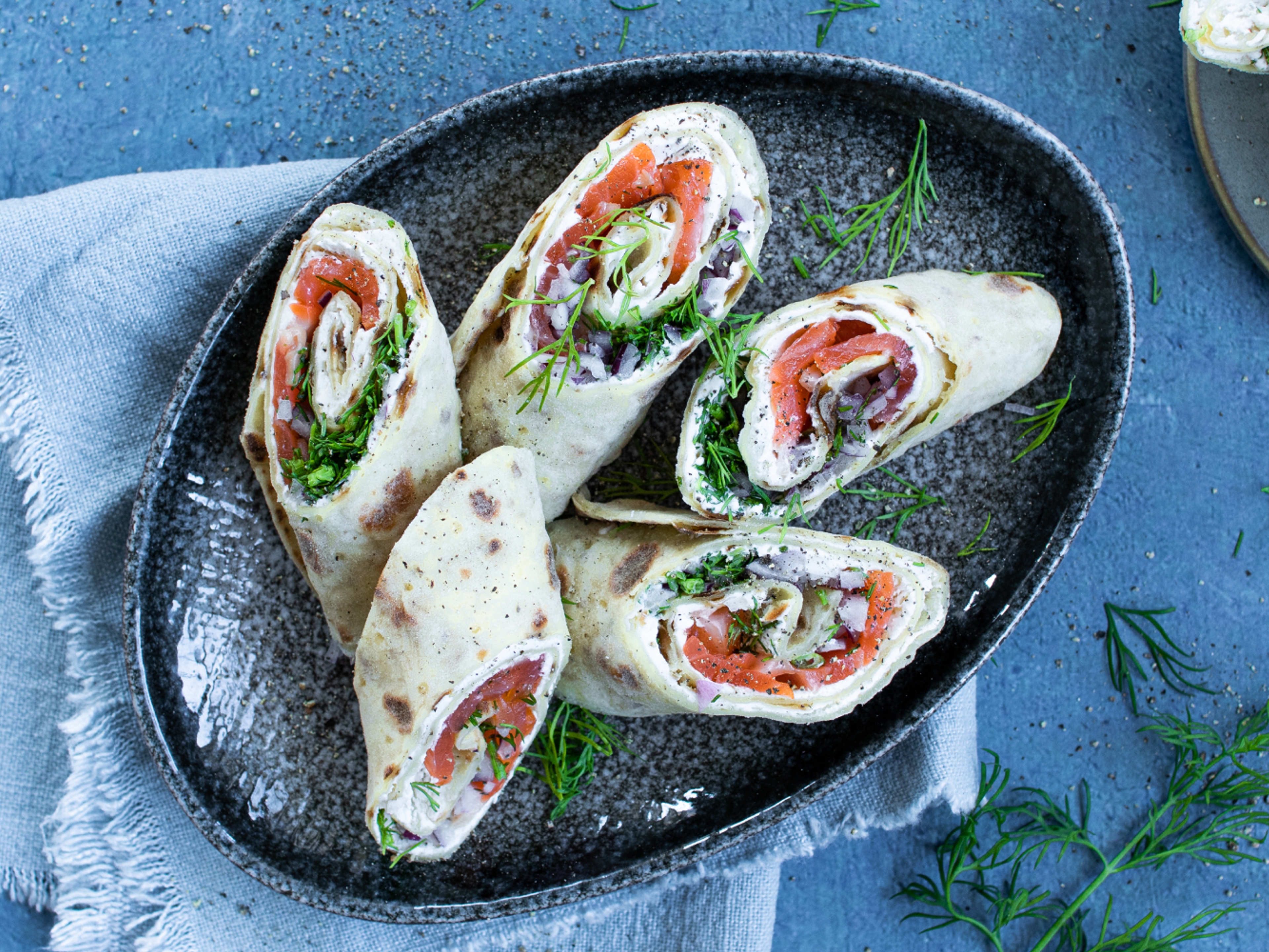 Lefserull med røkelaks