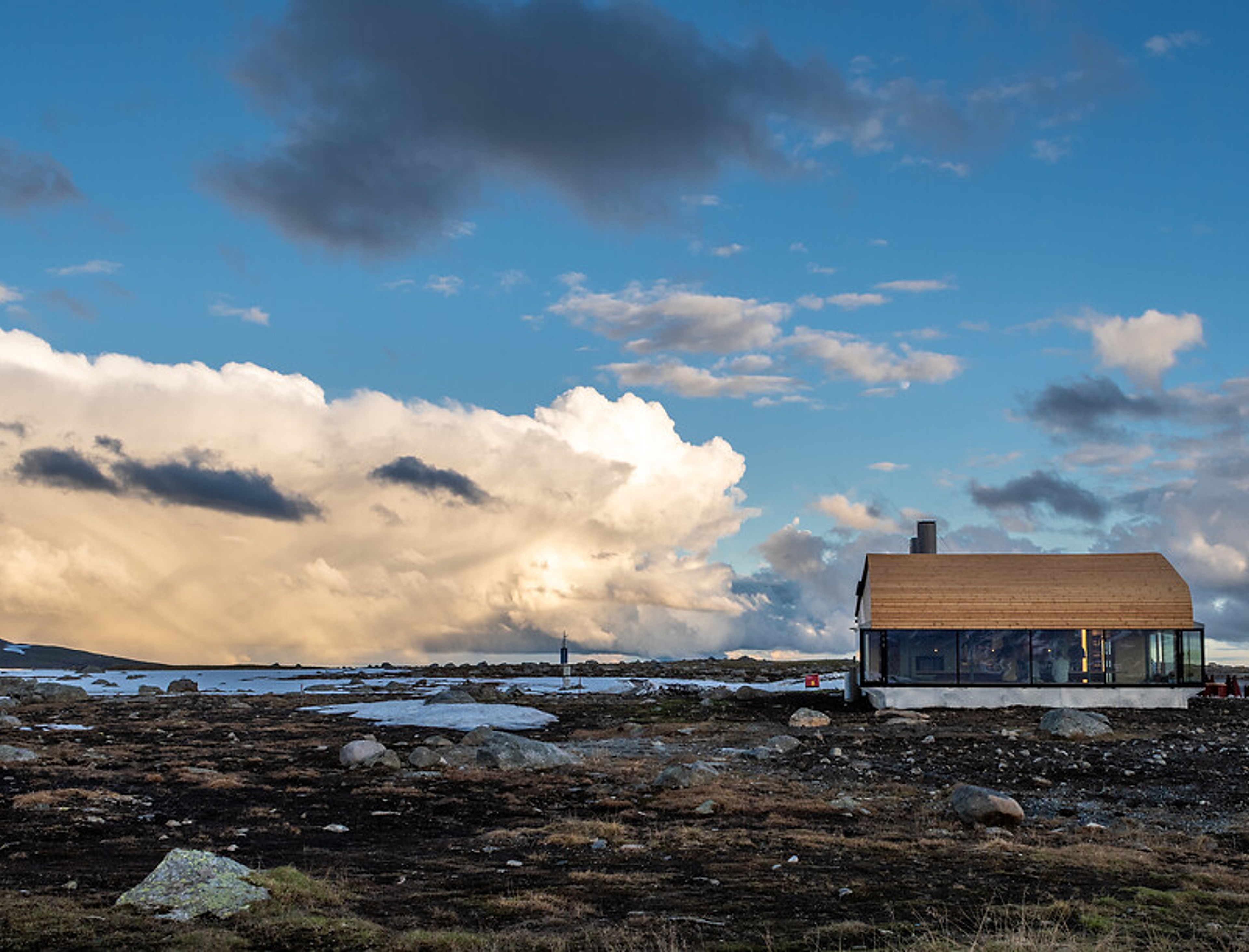 Flye 1389 along Valdresflye Norwegian scenic routes