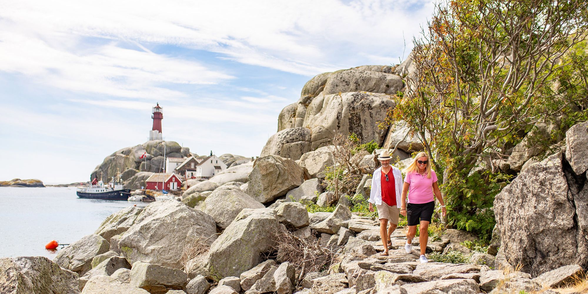 Svenner, en av flera fyrar i Norge med övernattningsmöjligheter