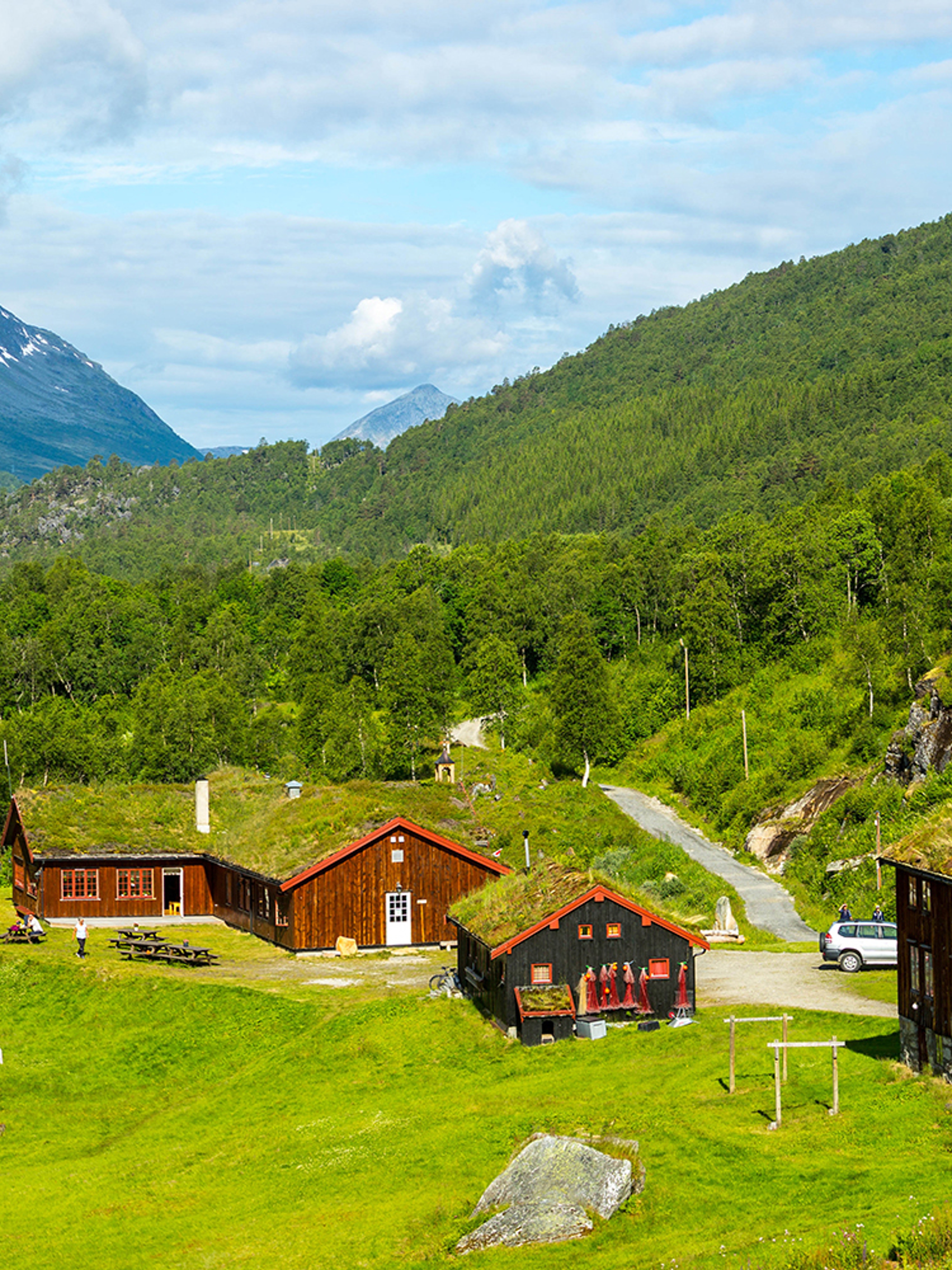 Innerdalshytta DNT cabin in Trollheimen in Trøndelag