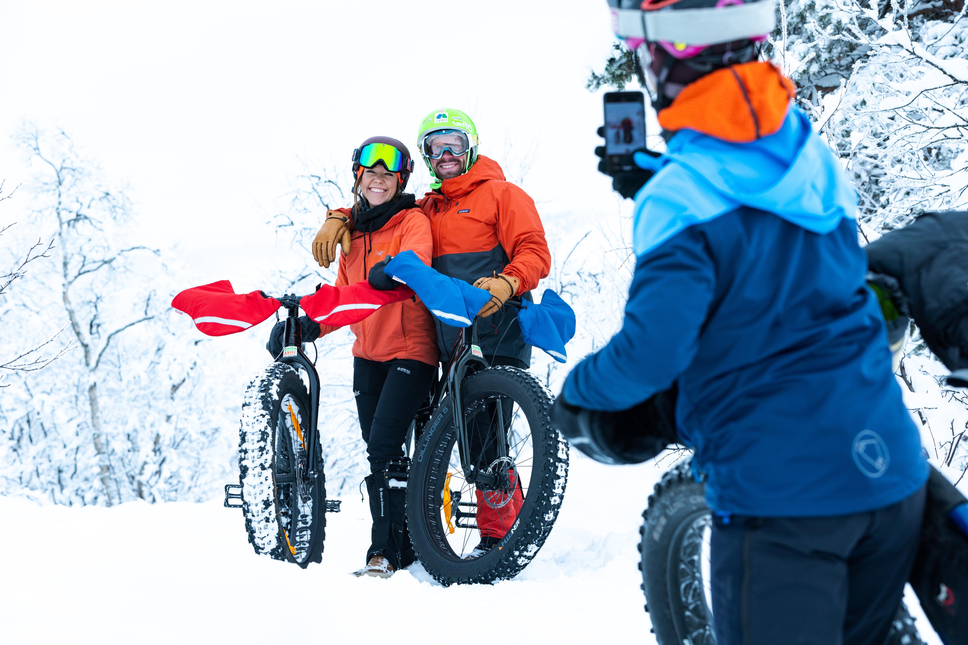 A family on fatbike in winter in Geilo
