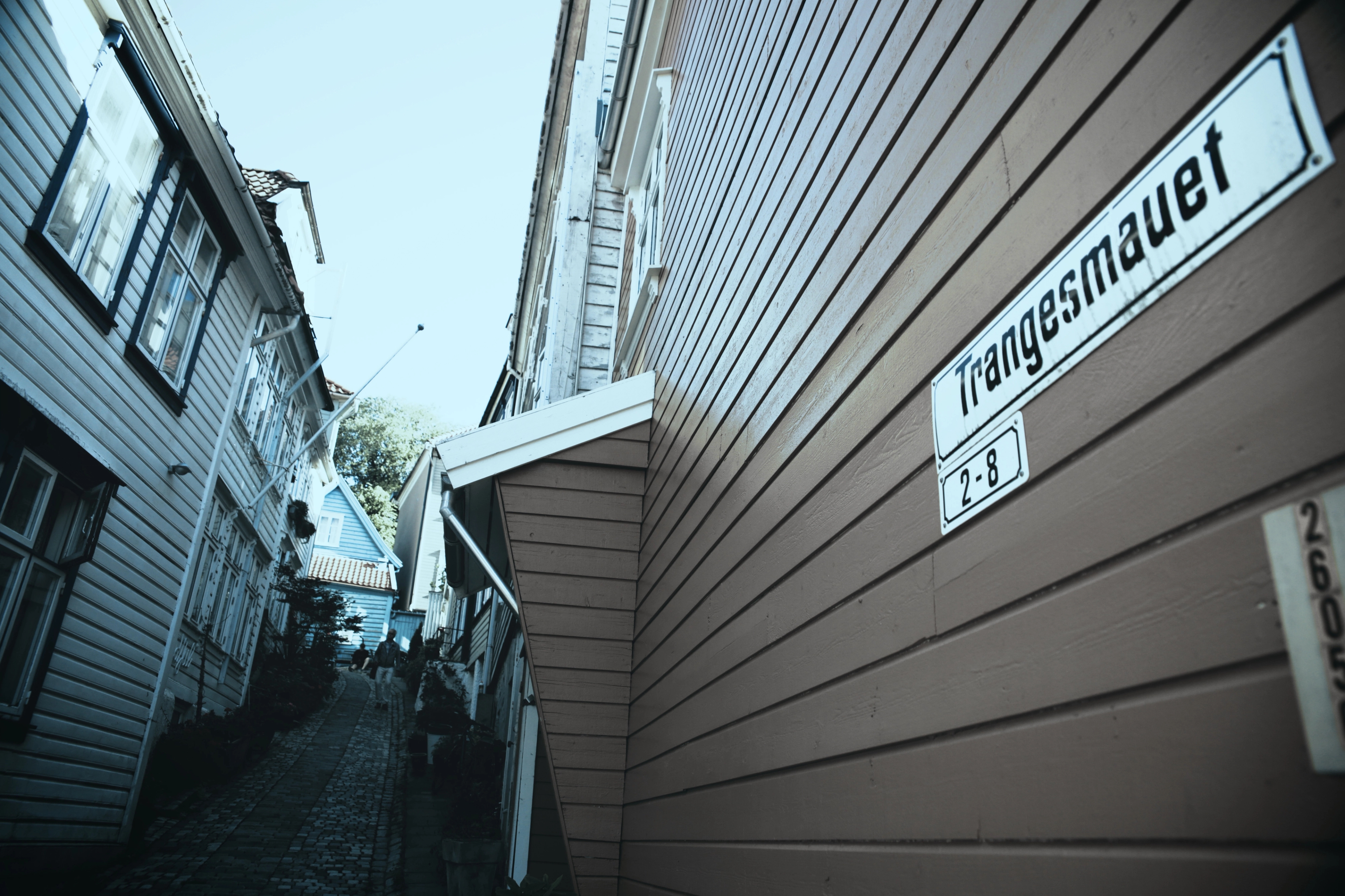 The narrow alley "Trangesmauet" in Bergen