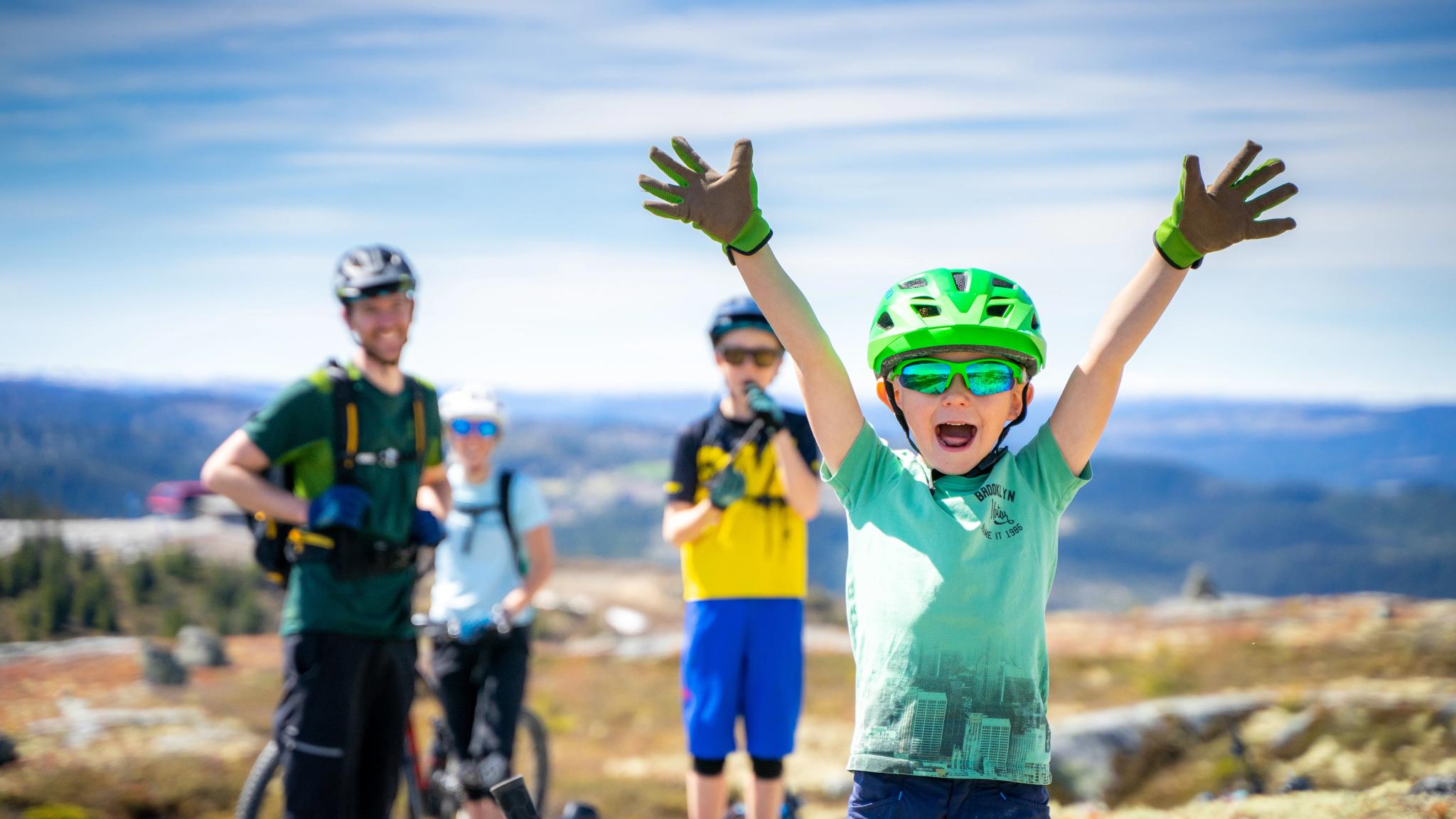 A family on a cycling trip to Hallingspranget, Eastern Norway.