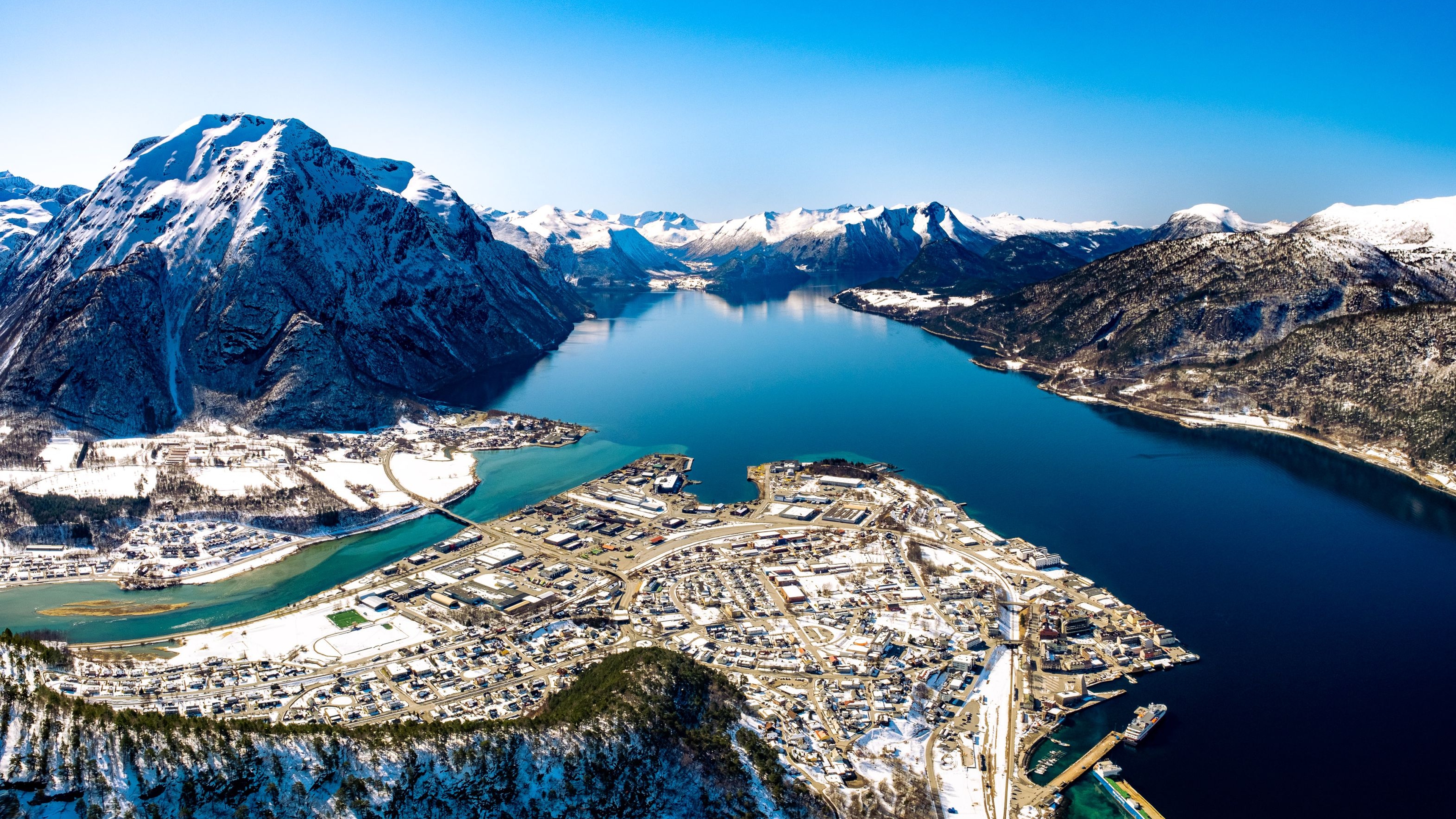 View from Nesaksla in Åndalsnes