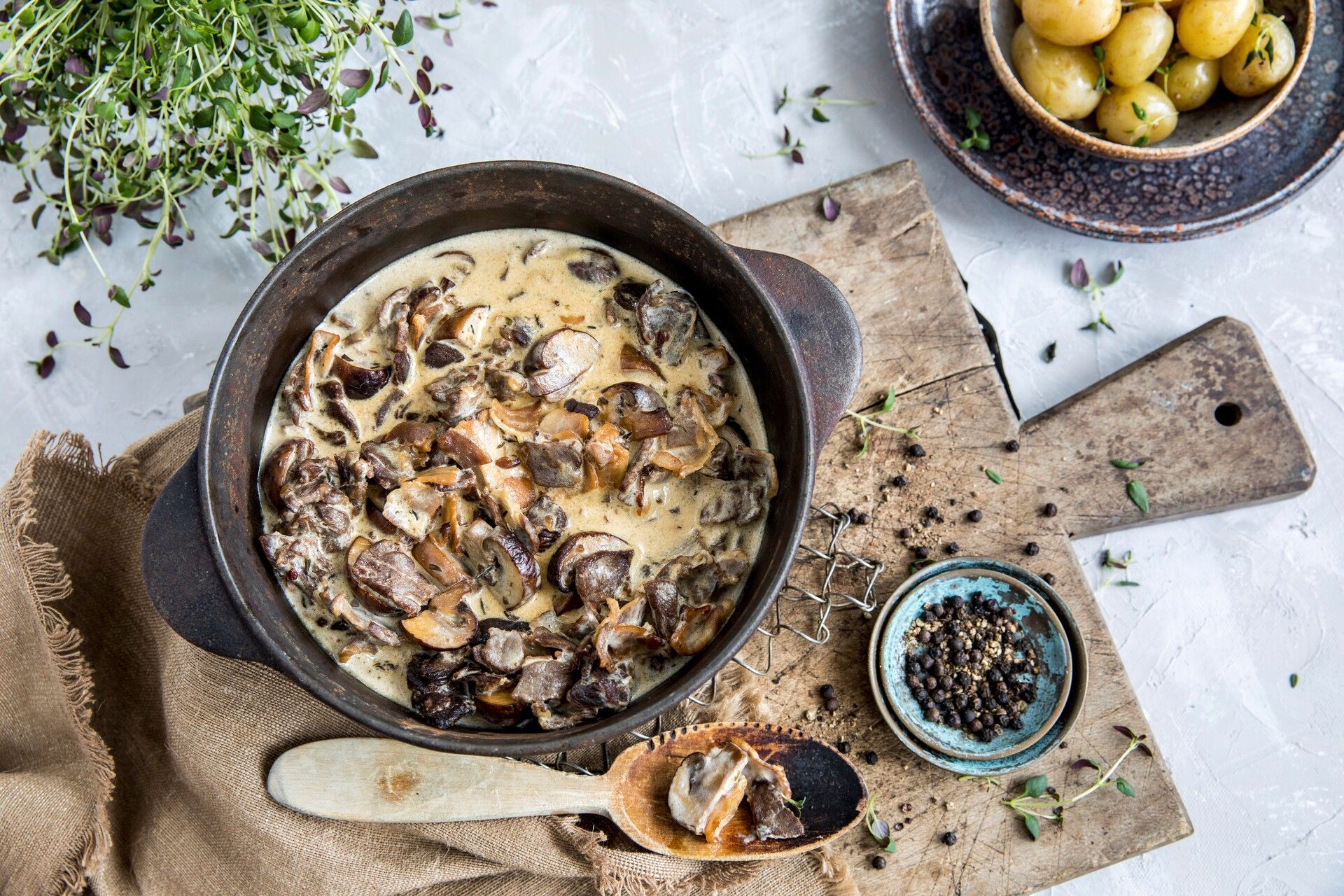 Reindeer stew in a pot on a table.