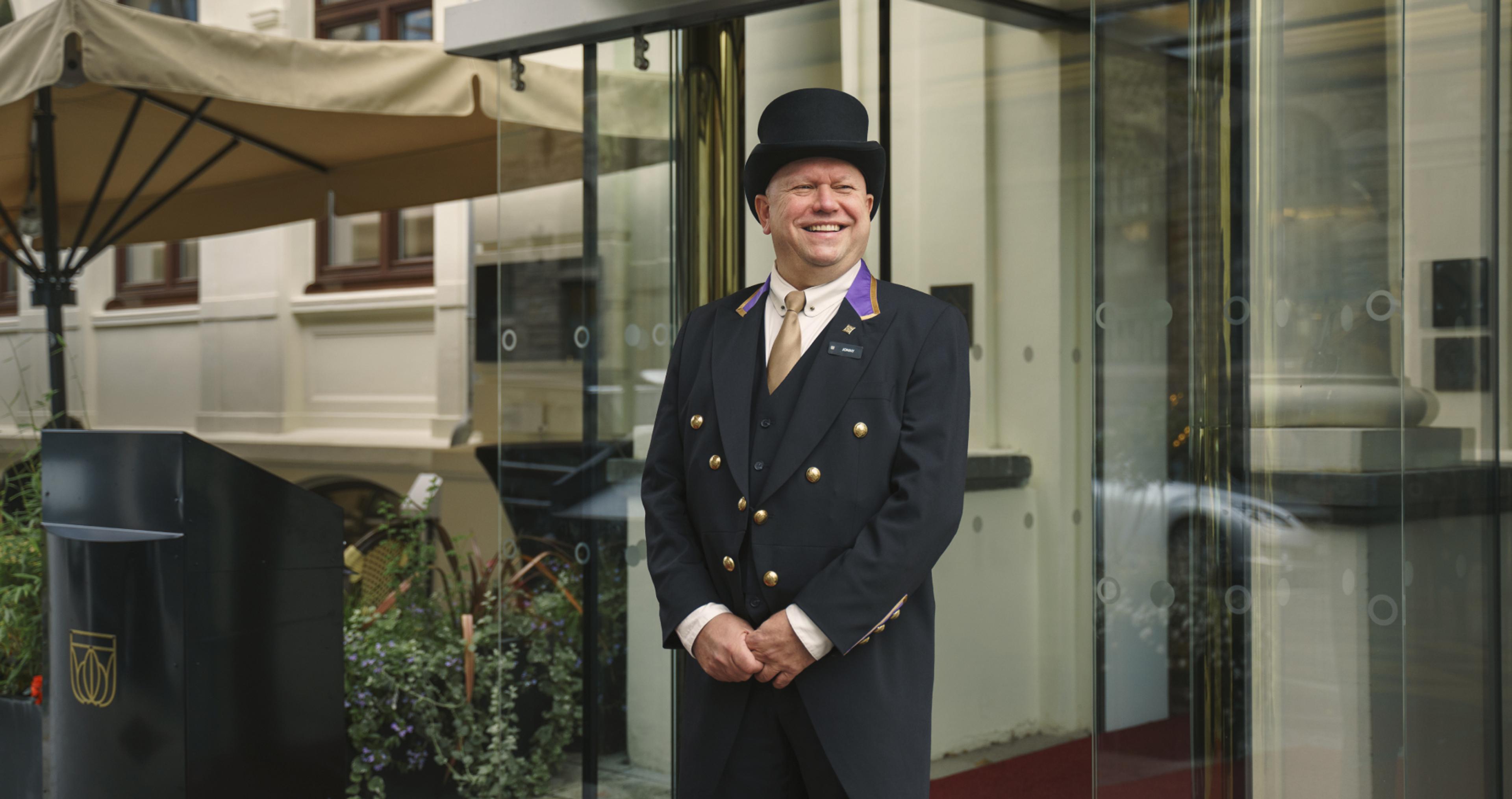 Dørmannen på Britannia i Trondheim