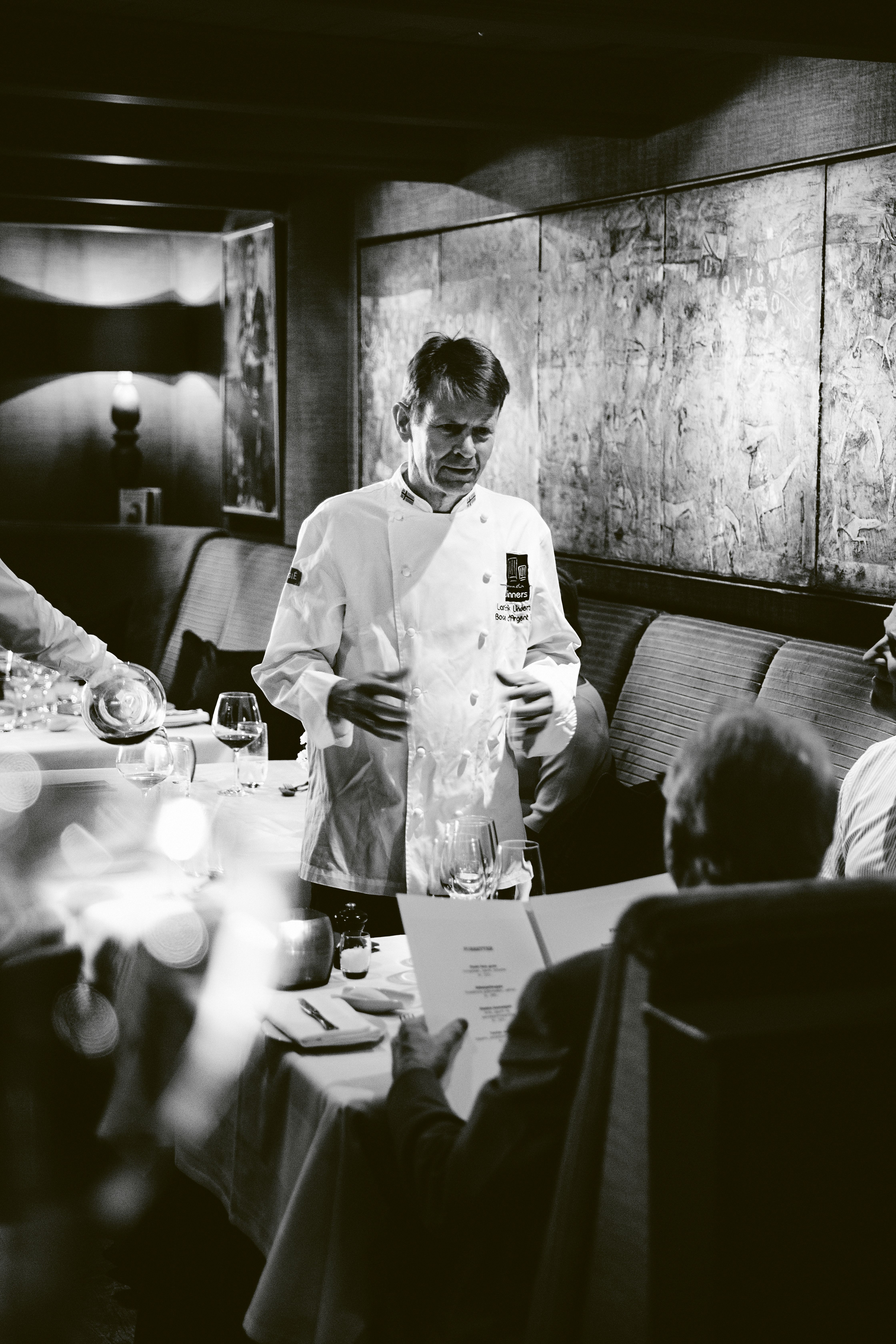 Chef Lars Erik Underthun standing in the restaurant Feinschmecker.