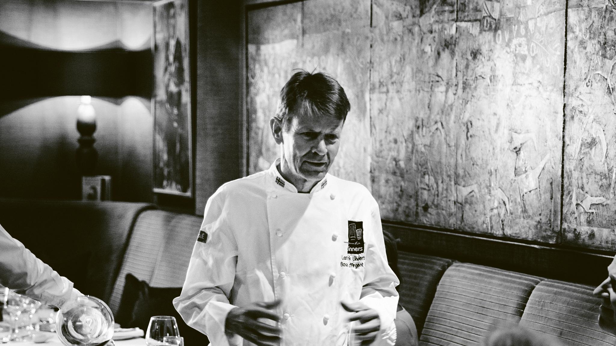 Chef Lars Erik Underthun standing in the restaurant Feinschmecker.
