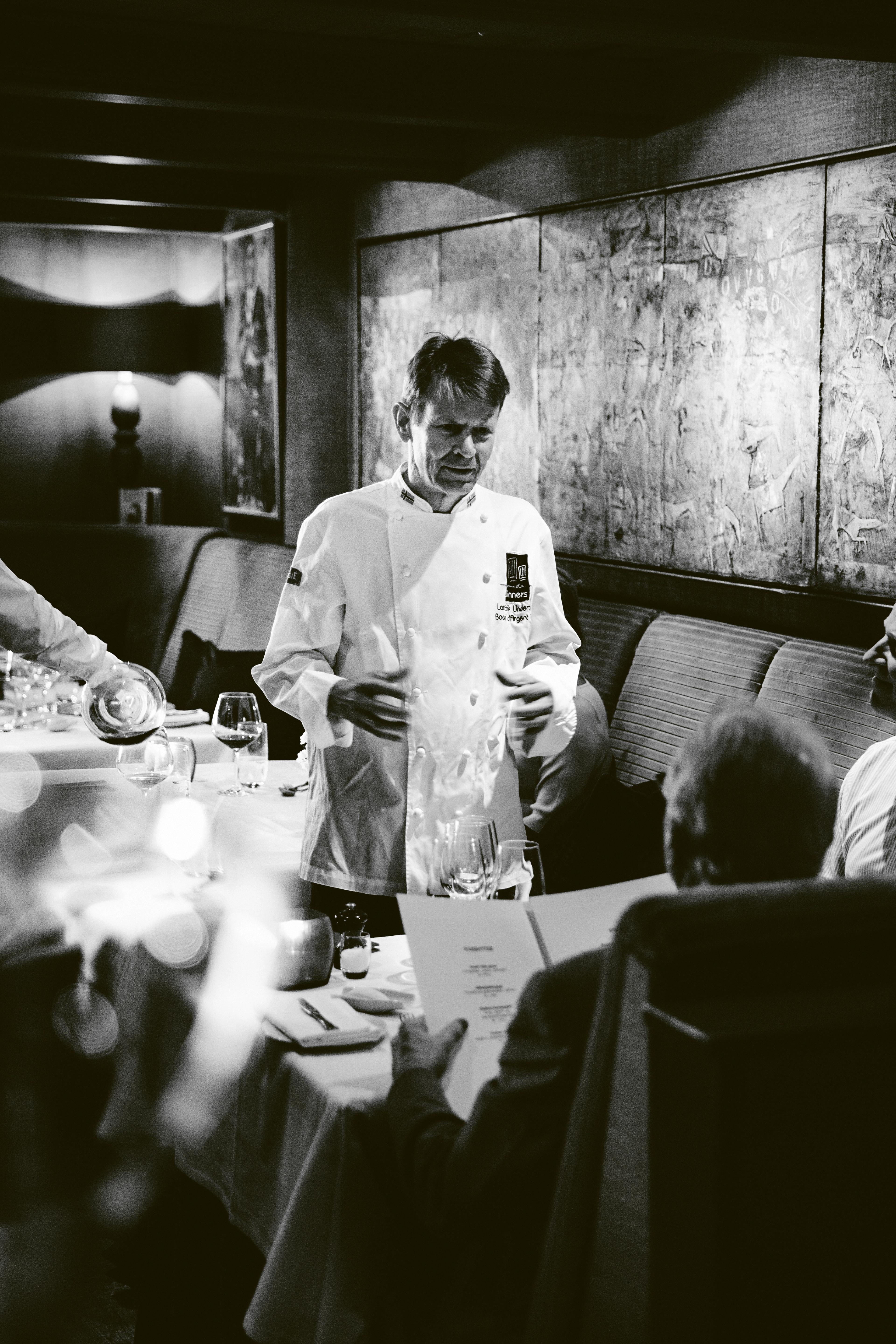 Chef Lars Erik Underthun standing in the restaurant Feinschmecker.