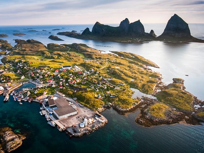 Vista aérea de Træna, en Helgeland, Norte de Noruega.