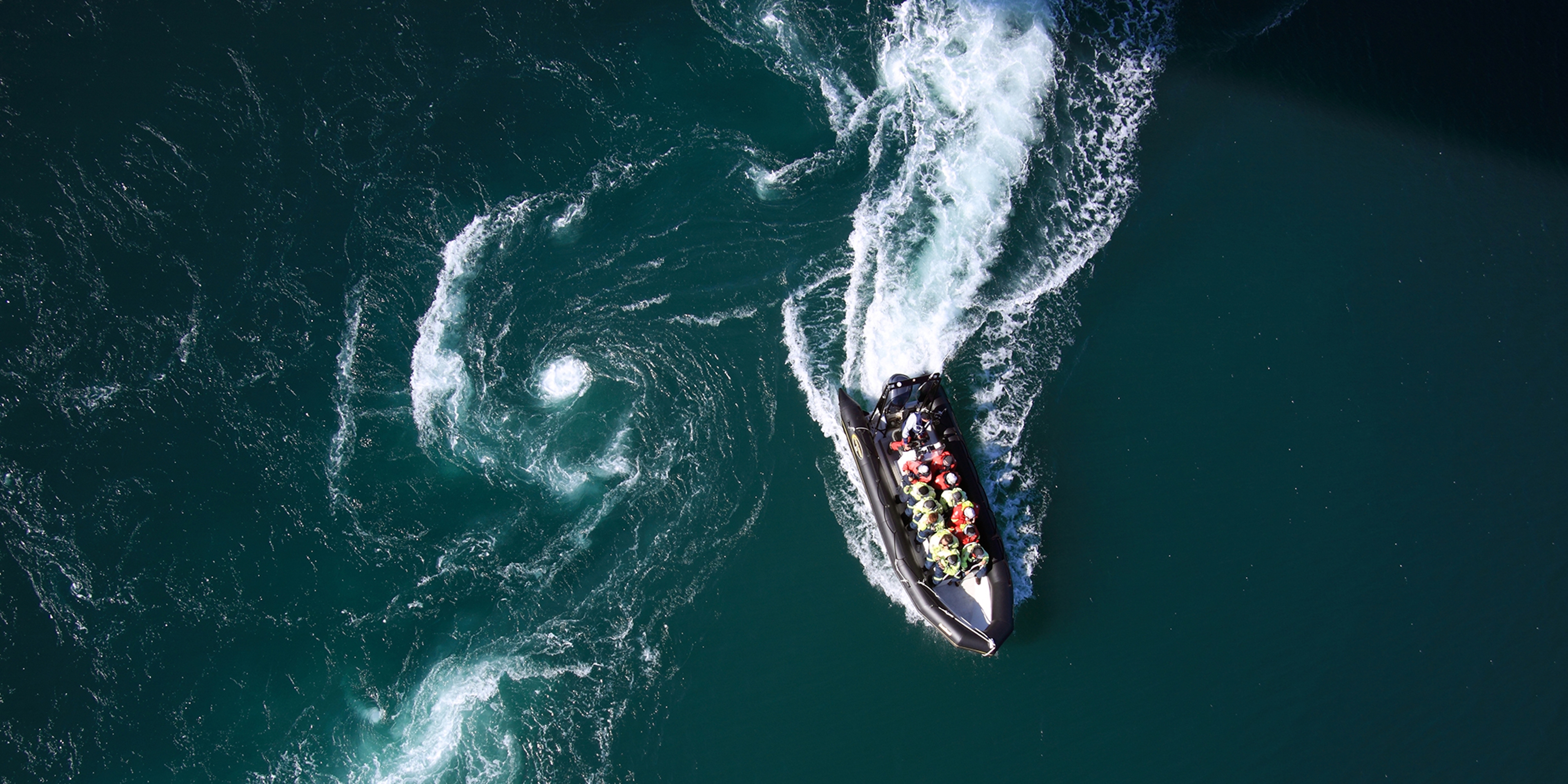Planlegg reisen til Bodø og Salten i Nord-Norge og kjør RIB på Saltstraumen