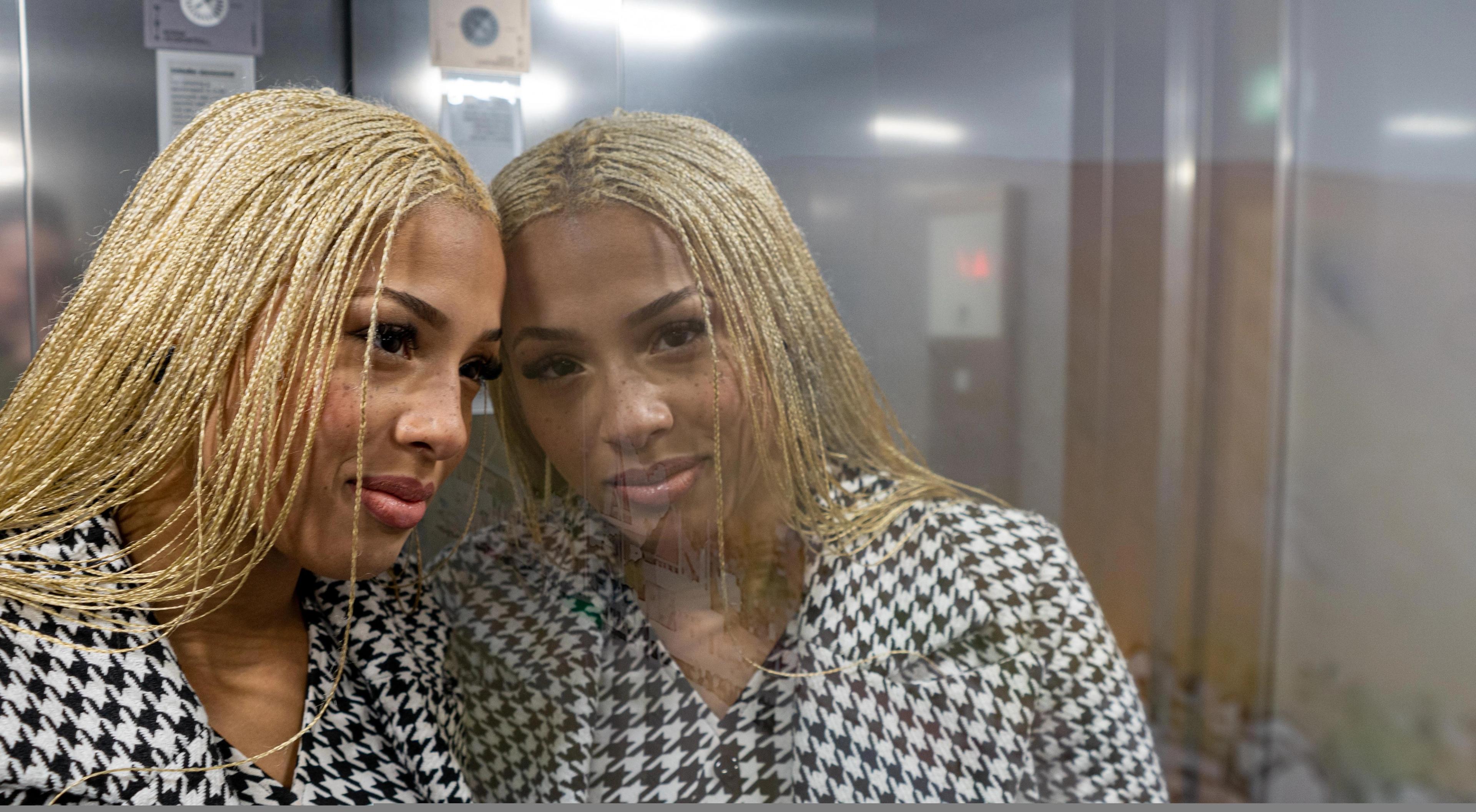 Ida Tolou in the elevator of Scandic Ishavshotel in Tromsø