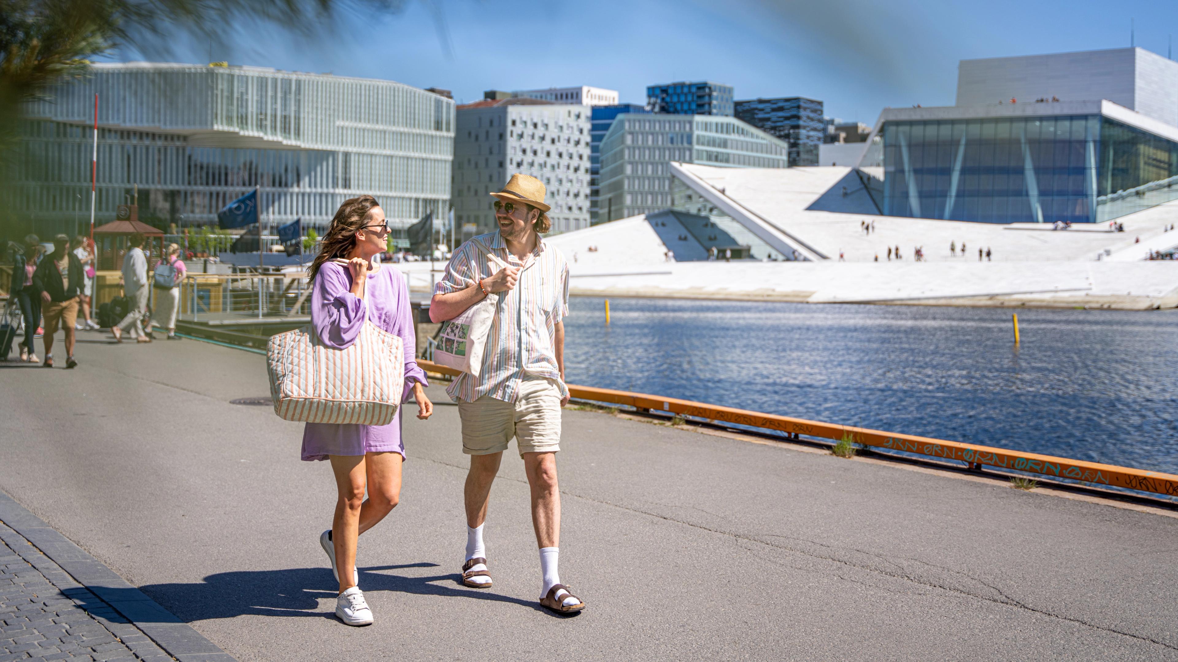 Havnepromenade stroll in Oslo