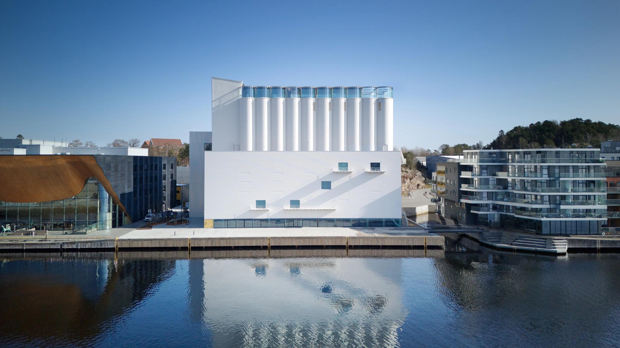 Kunstsiloen på Odderøya i Kristiansand sett forfra