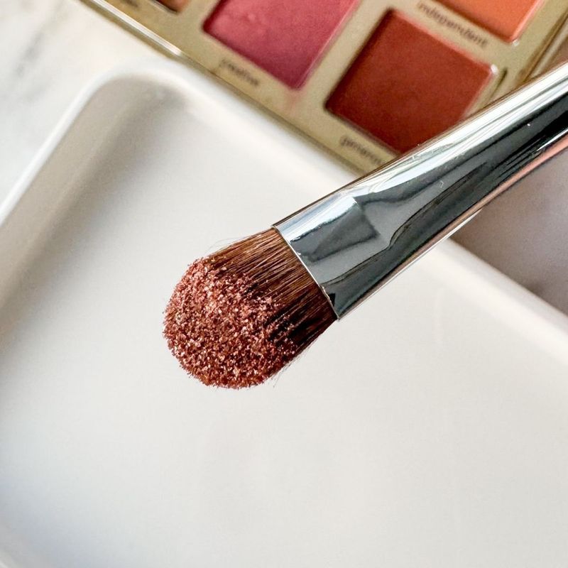S210 Medium Eye Shadow Brush
แปรงแต่งตาขนาดกลาง - 4