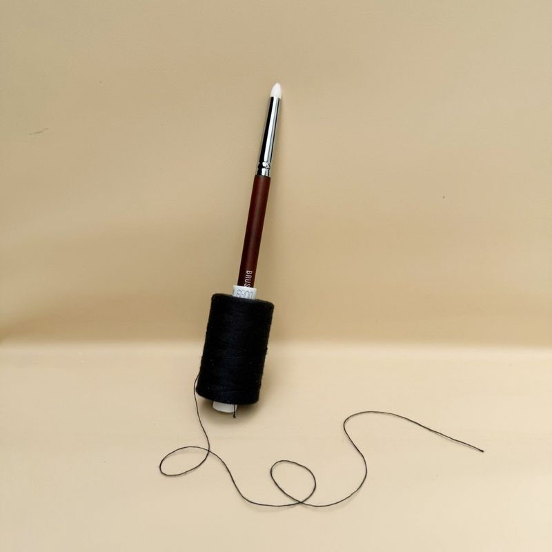 S307 Pencil Brush
แปรงแต่งตาทรงดินสอ - 2