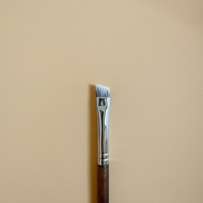 BG24 Badger Eyebrow Brush
แปรงเขียนคิ้วขนแบดเจอร์ - 2