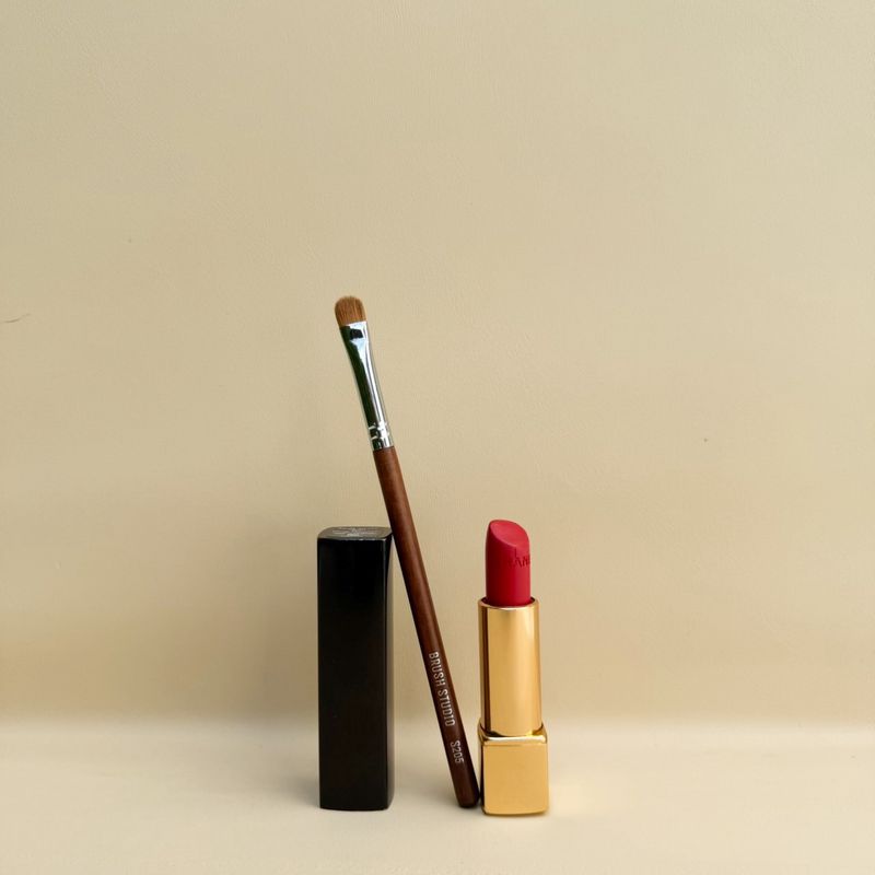 S205 Concealer & Lip Brush
แปรงลิปสติกและคอนซีลเลอร์ - 2