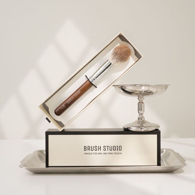 SF11 Silver Fox Cheek Brush
แปรงปัดแก้มอเนกประสงค์ขนจิ้งจอกเงิน - 2