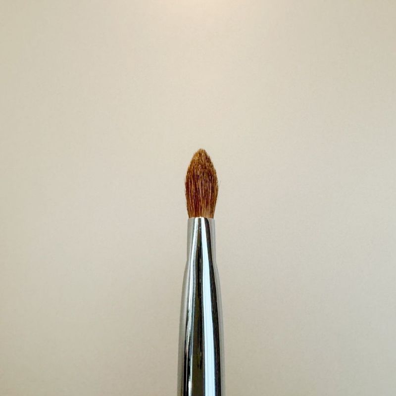 S210 Medium Eye Shadow Brush
แปรงแต่งตาขนาดกลาง - 6