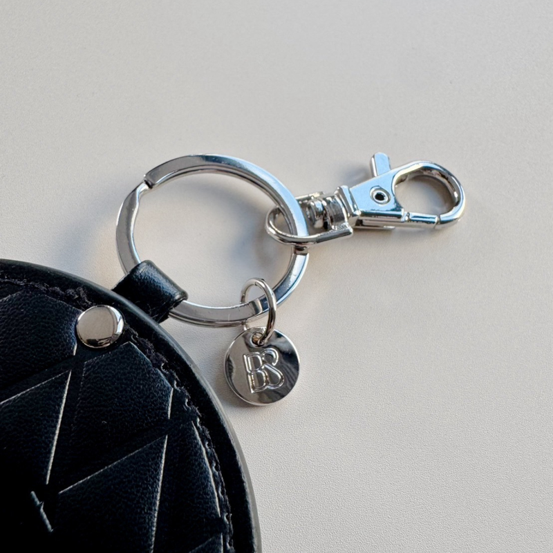 Portable Keychain Mirror
กระจกแต่งหน้าแบบพกพา - 5